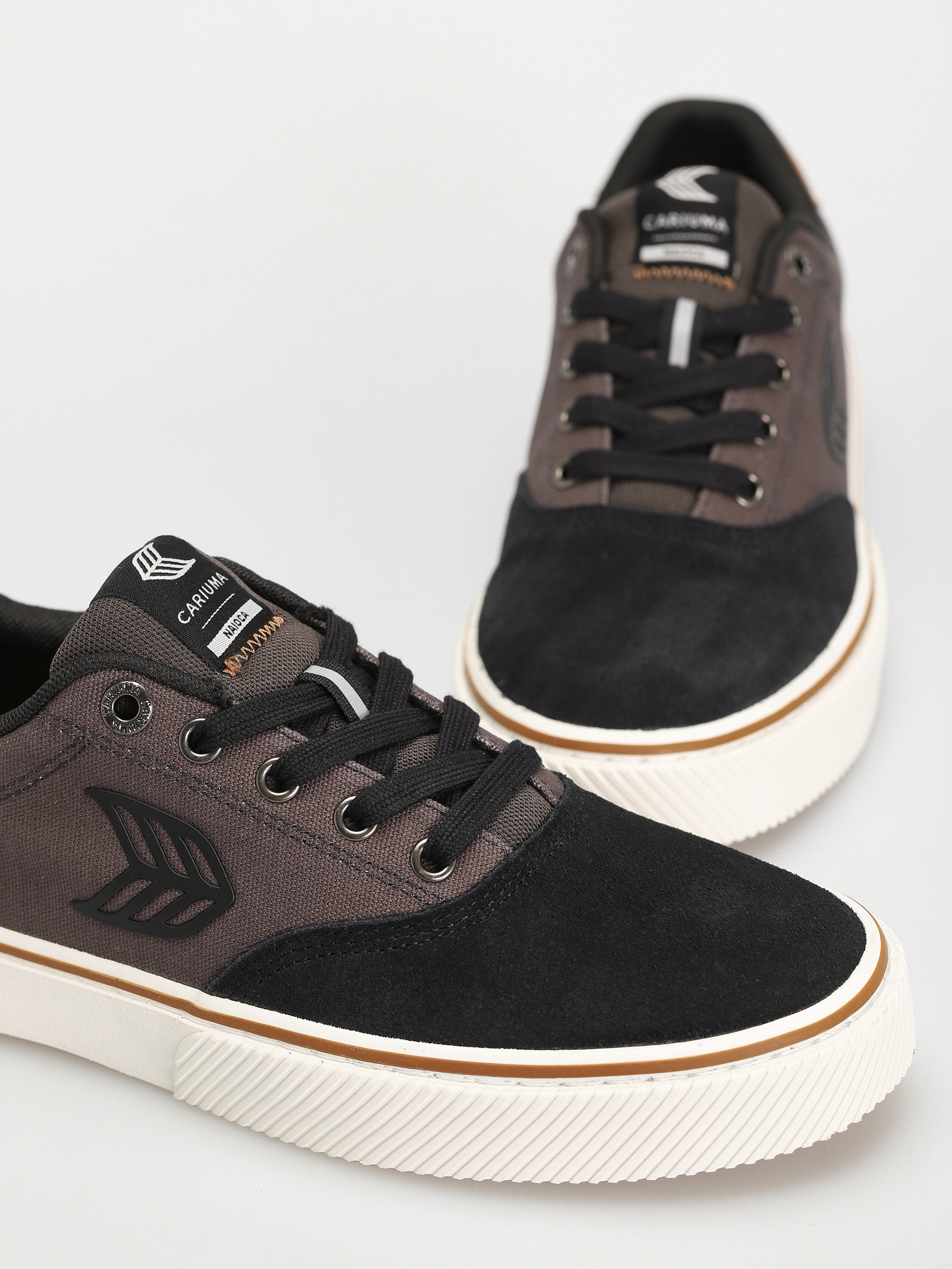 Взуття Cariuma Naioca Pro (jet black/dark grey)