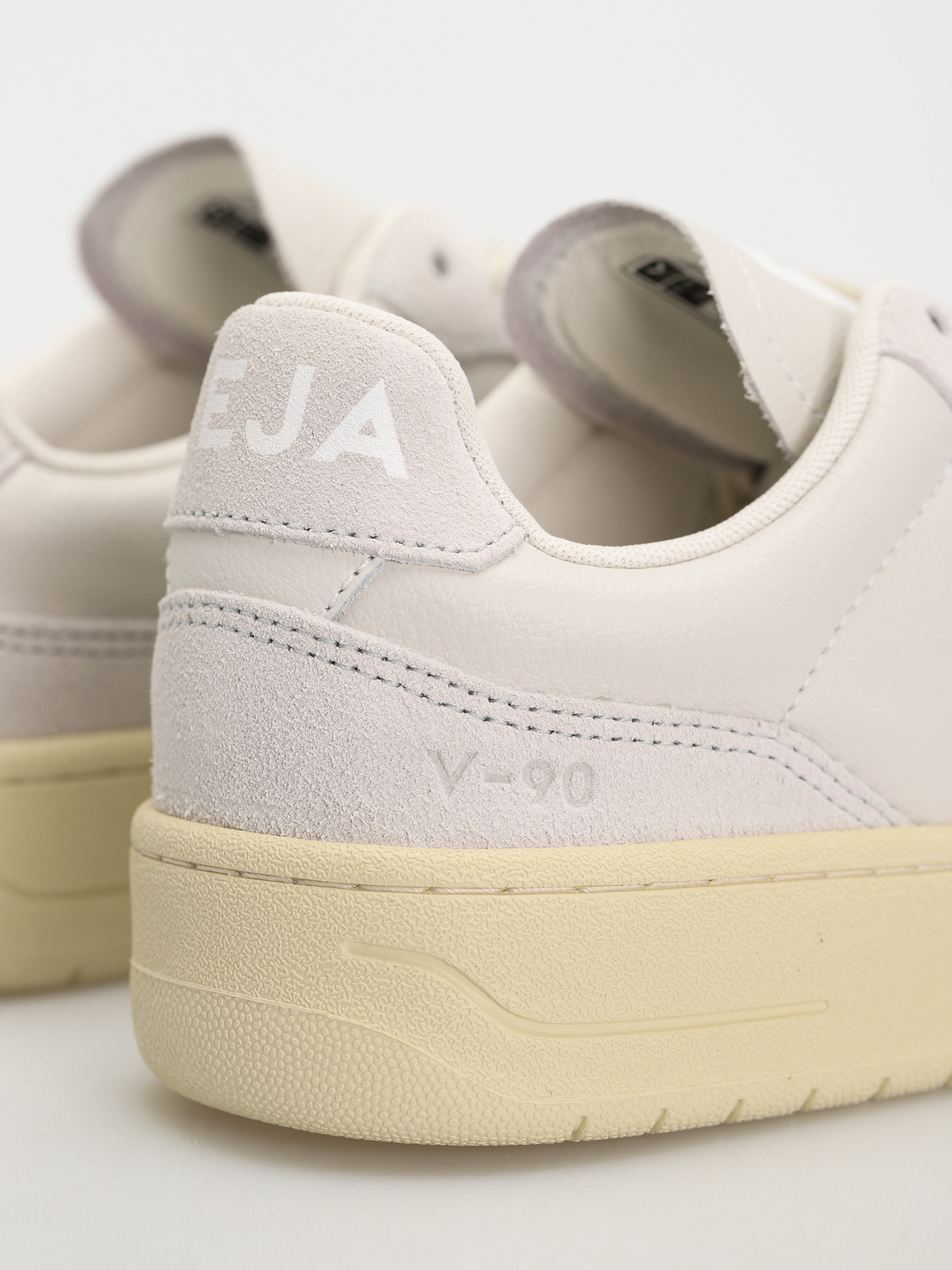 Взуття Veja V-90 Wmn (gravel white)