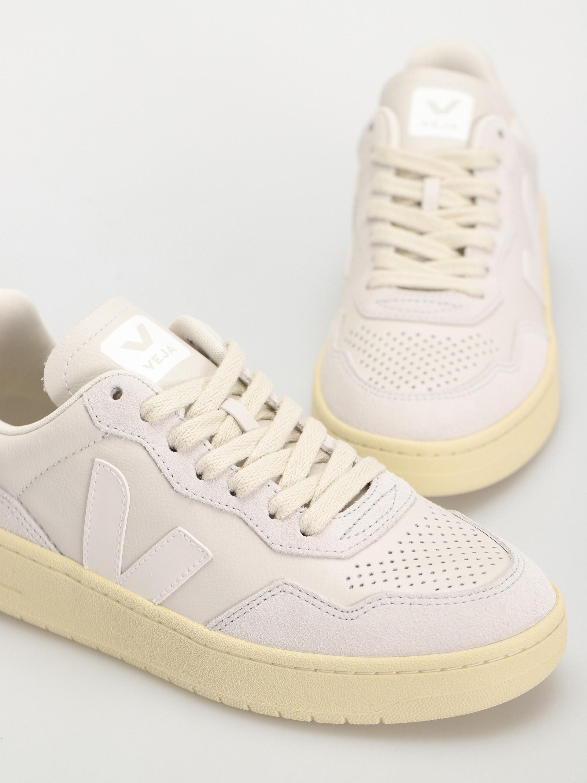 Взуття Veja V-90 Wmn (gravel white)