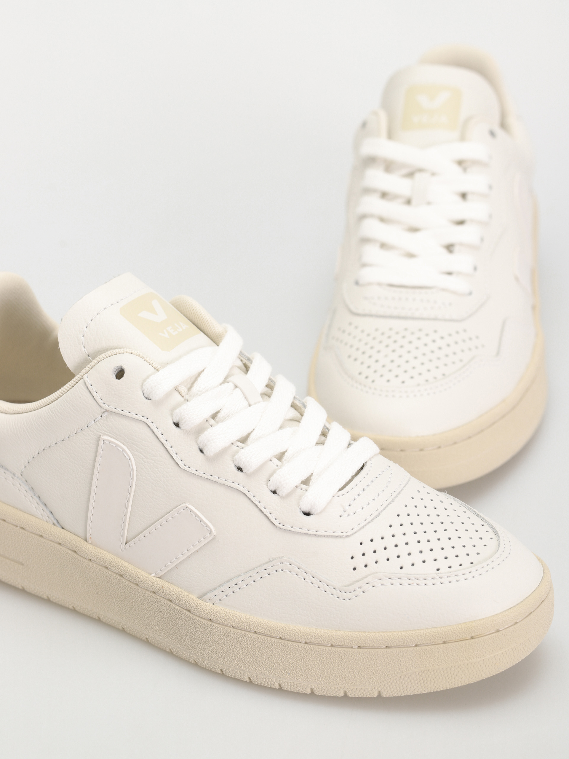 Взуття Veja V-90 Wmn (extra white)