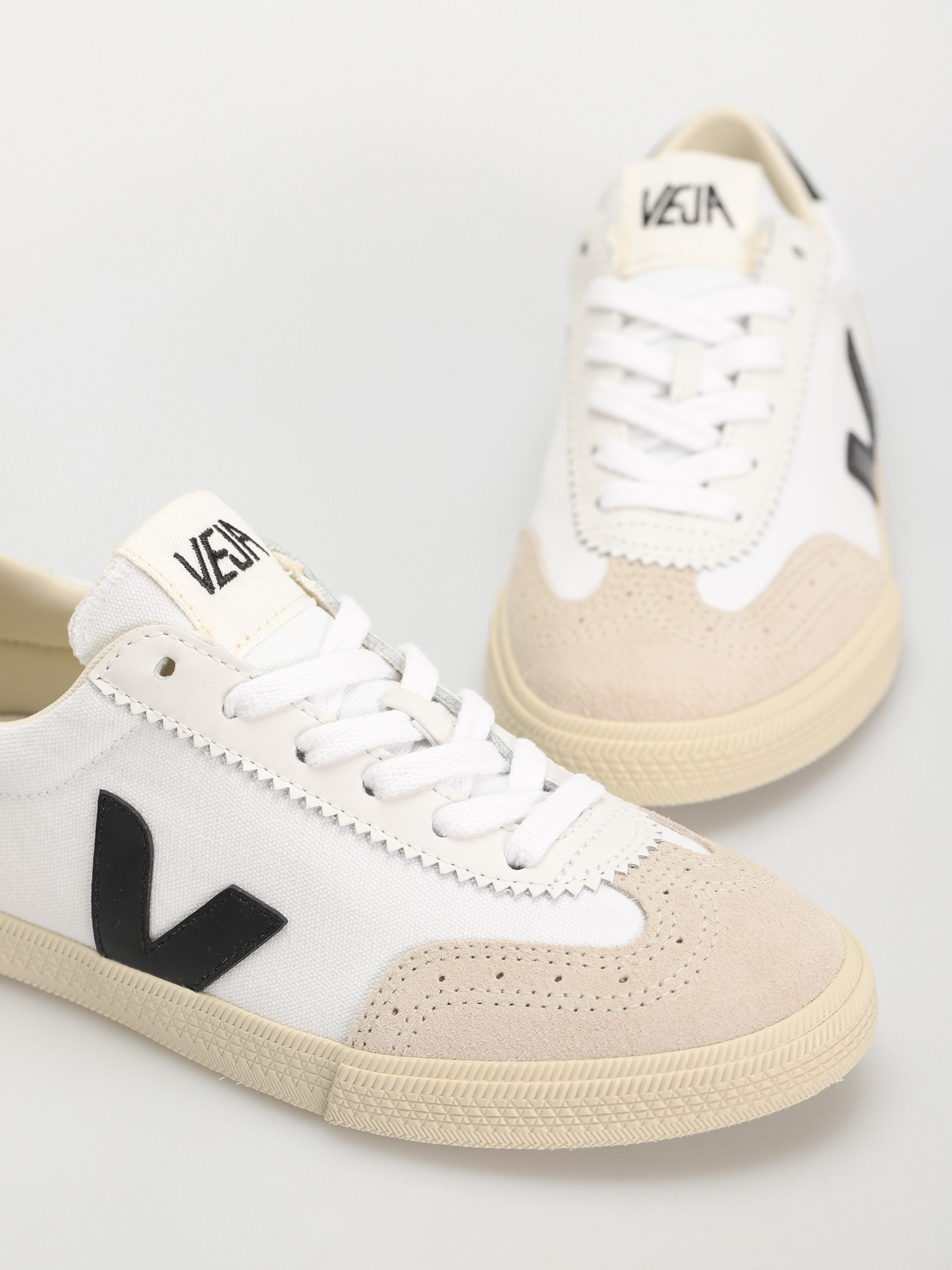 Взуття Veja Volley Wmn (white black)