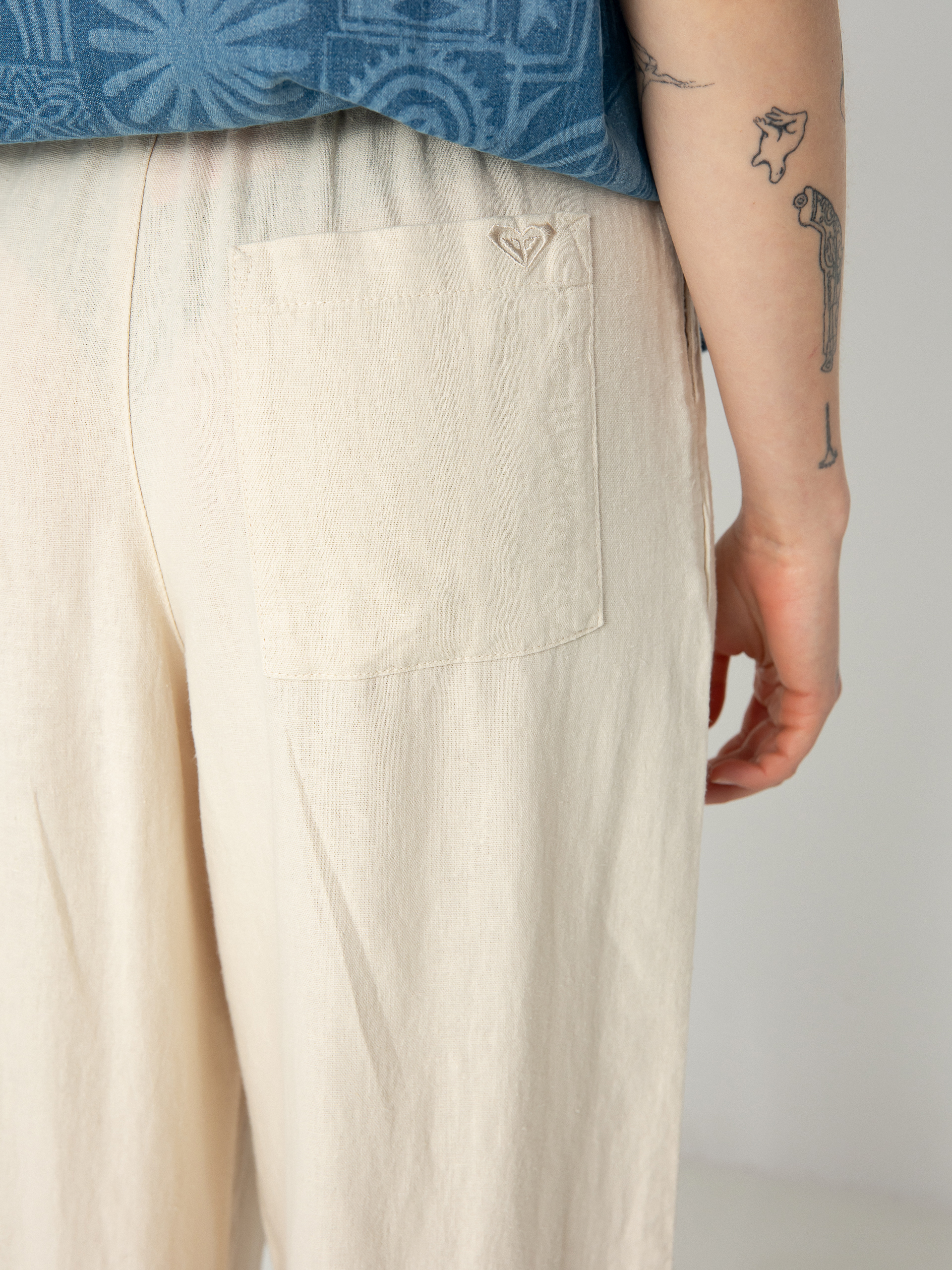 Штани Roxy Lekeitio Break Mid Pant Wmn (tapioca)