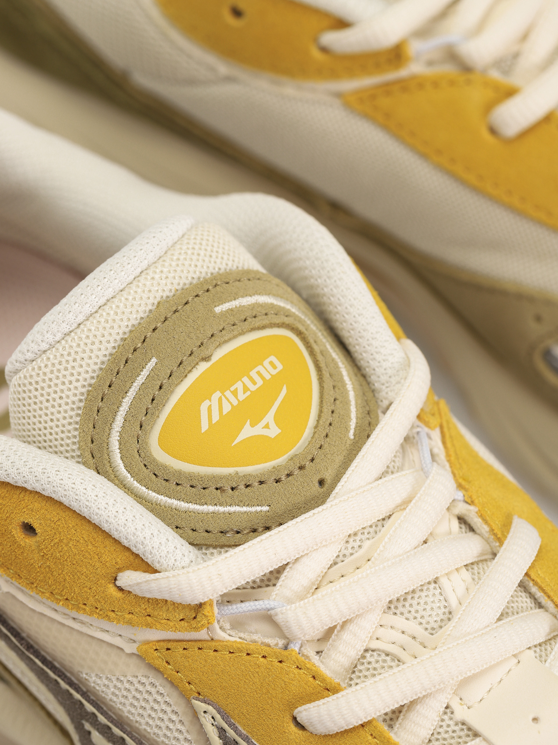 Взуття Mizuno Wave Rider Beta (cedar/major brown/cloud cream)