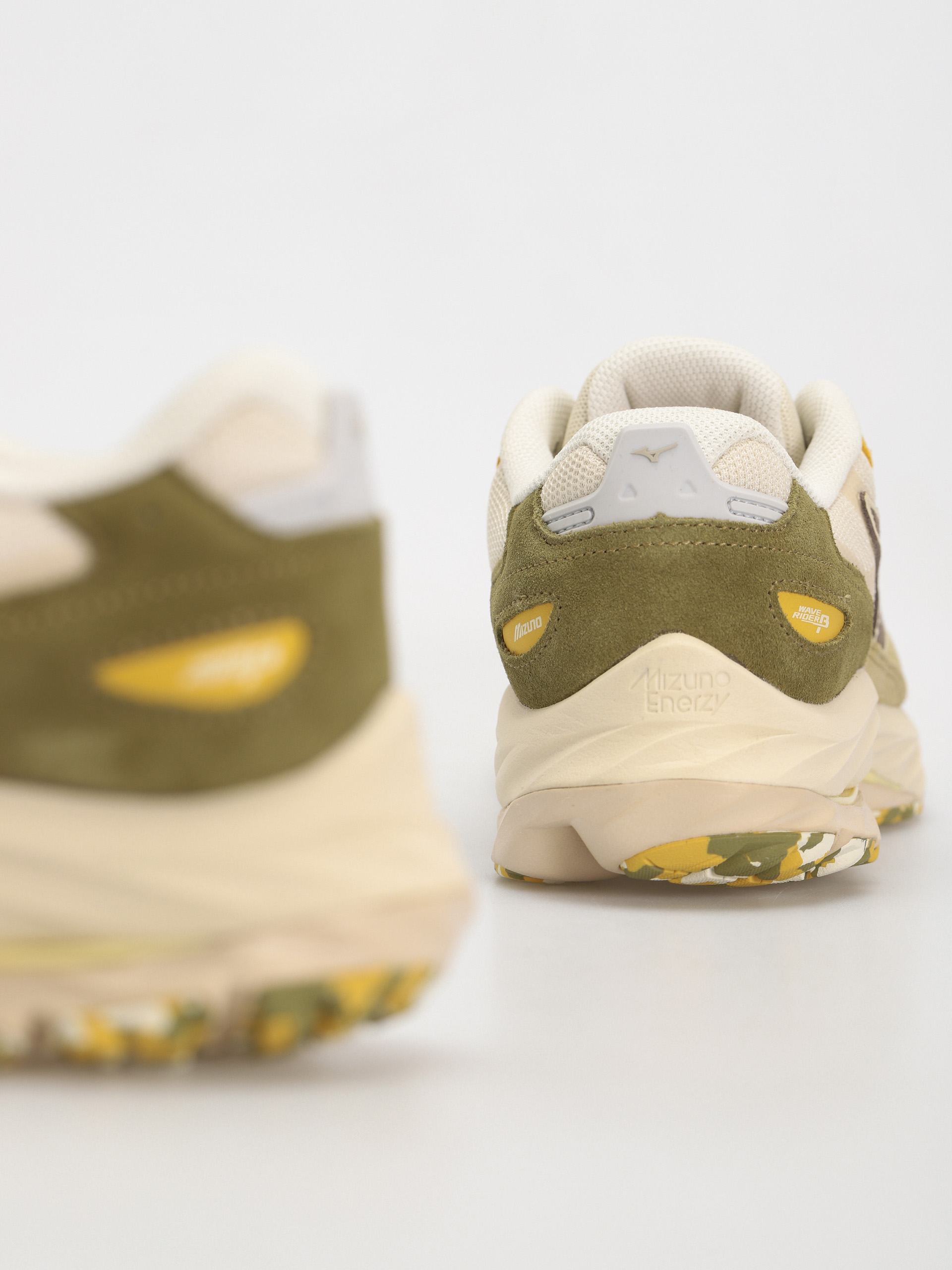 Взуття Mizuno Wave Rider Beta (cedar/major brown/cloud cream)