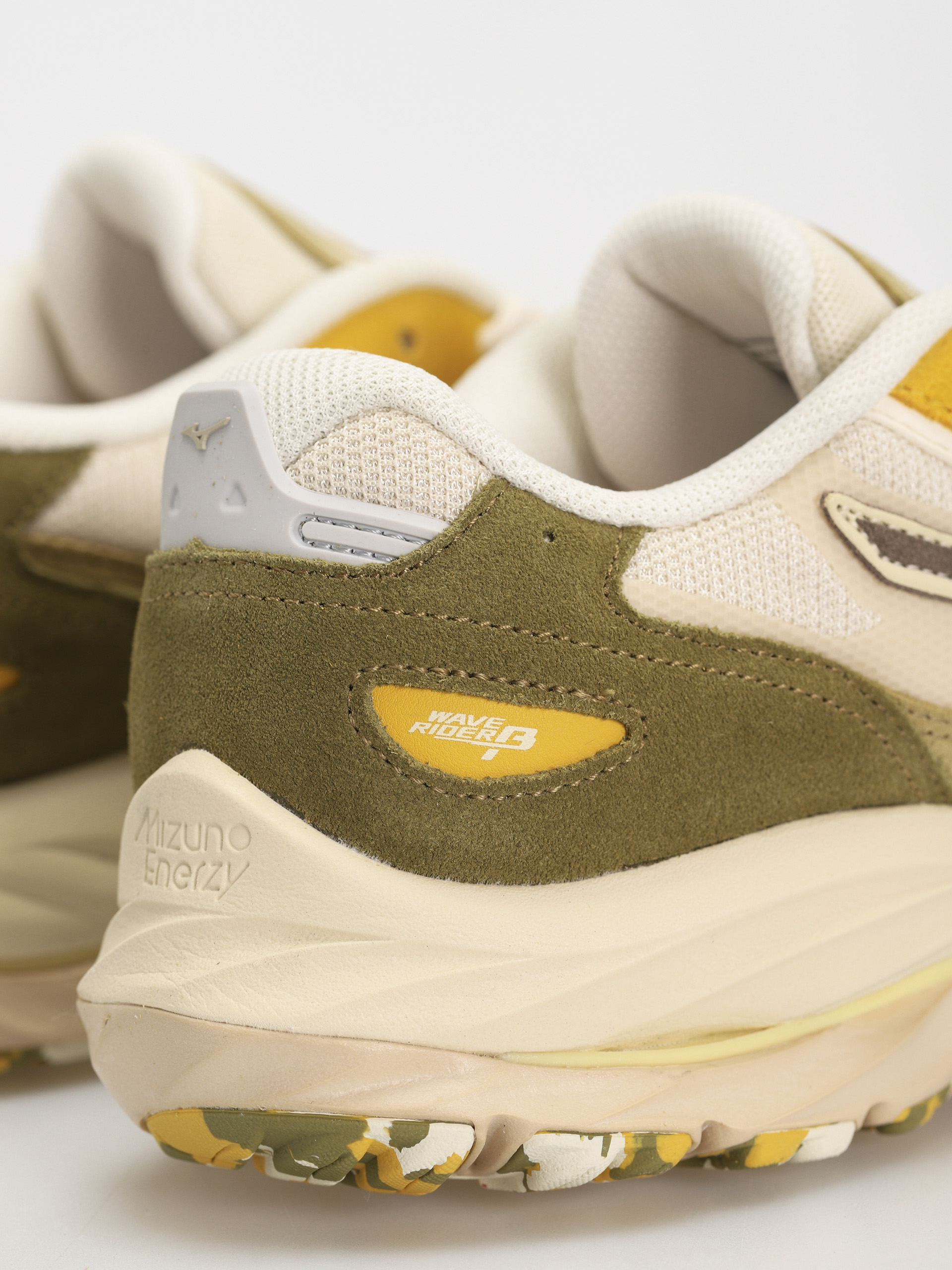 Взуття Mizuno Wave Rider Beta (cedar/major brown/cloud cream)