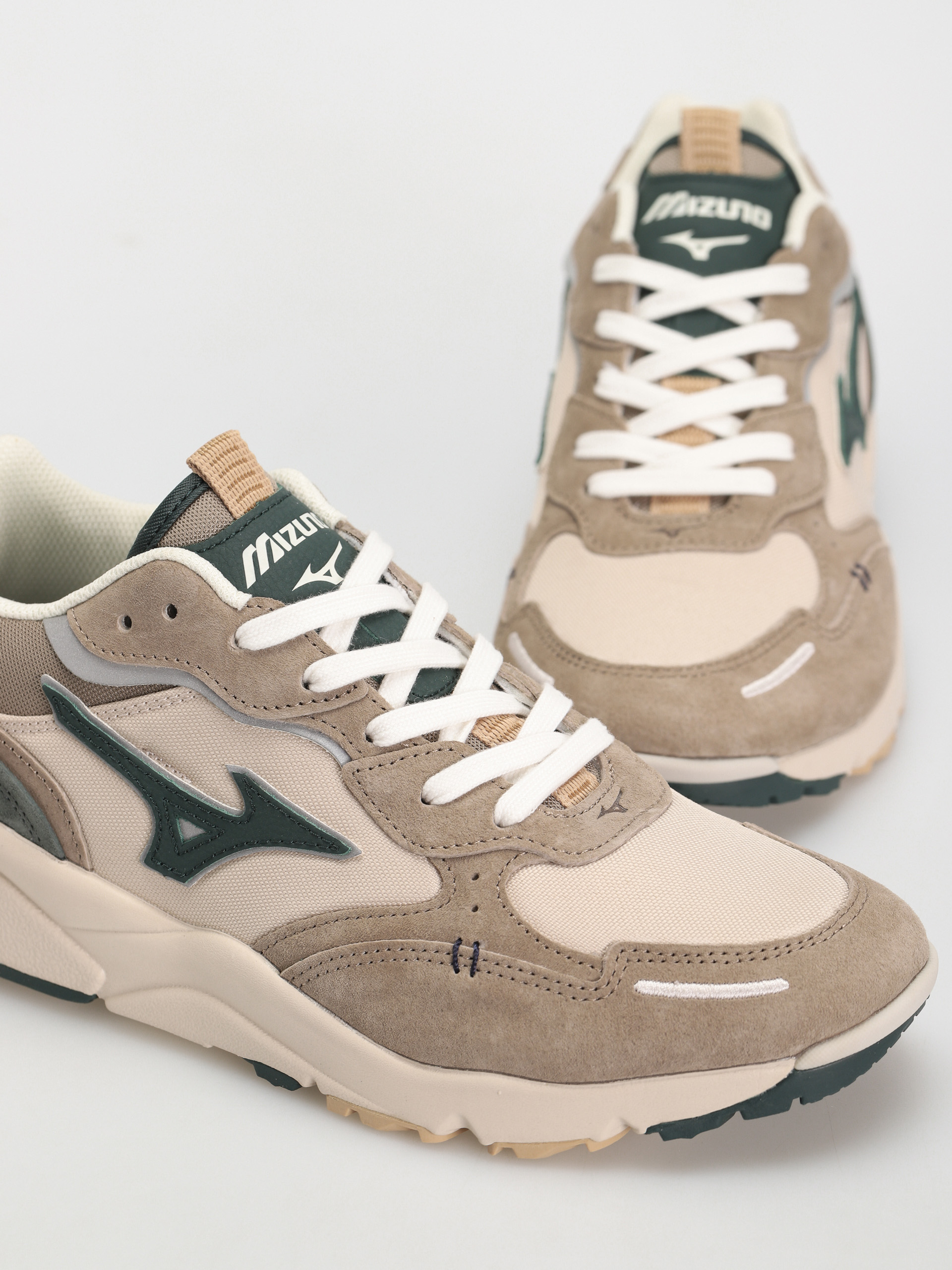 Взуття Mizuno Sky Medal Beta (silver cloud/green gables/vintage khaki)