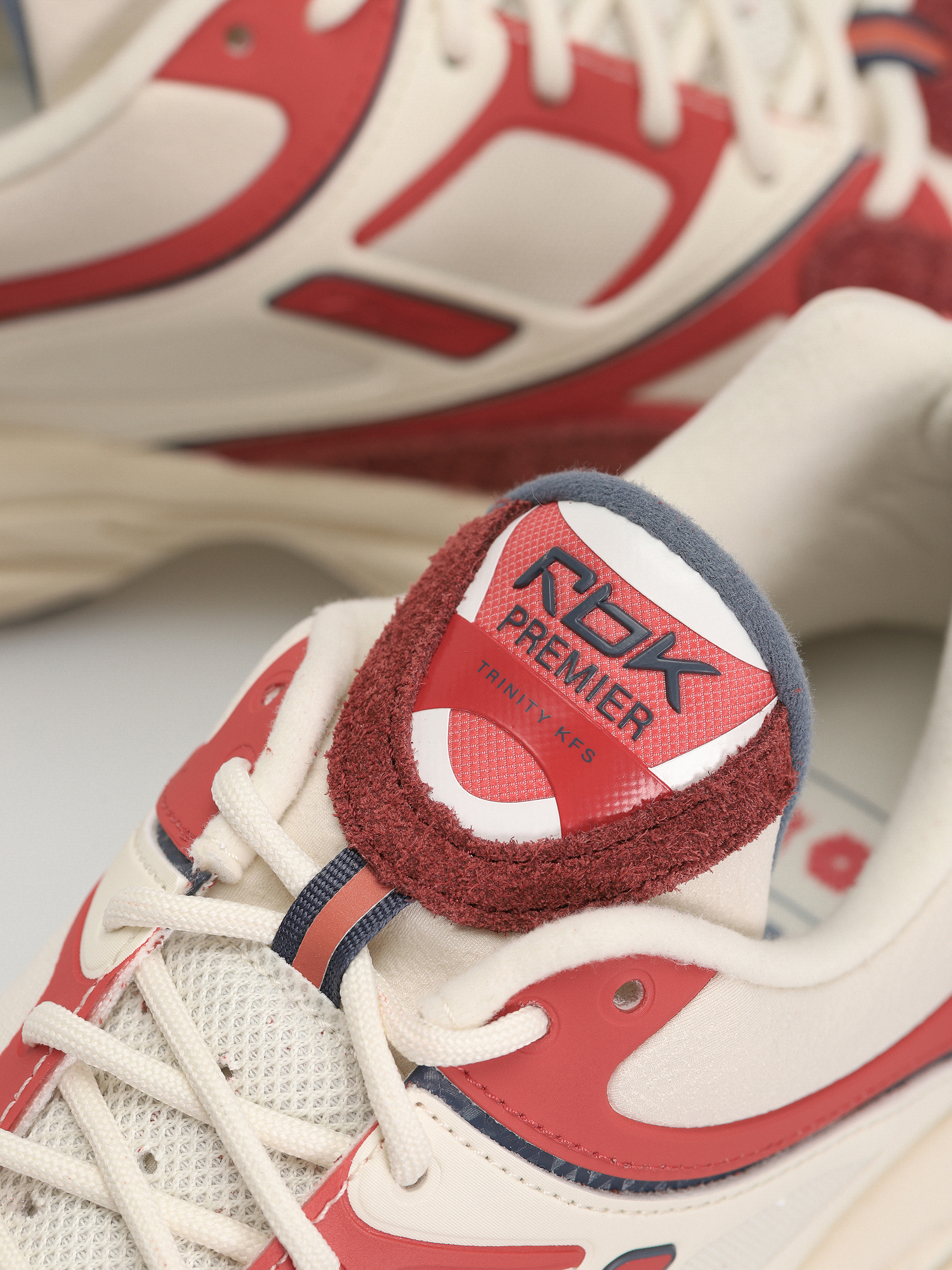 Взуття Reebok Rbk Premier Trinity (vntgchlk/rggdmarn/rylslt)