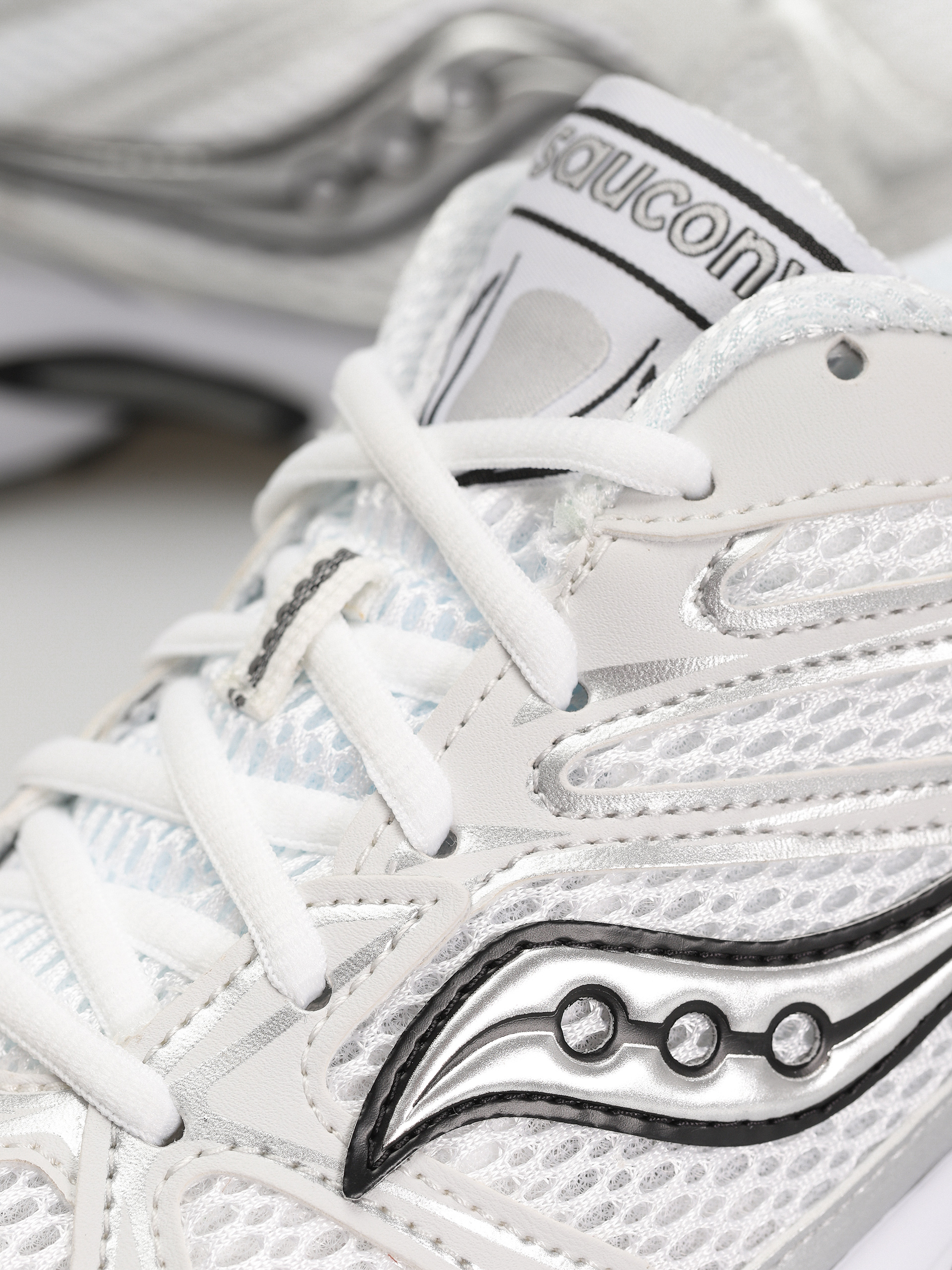 Взуття Saucony Grid Ride Millennium (white/silver)