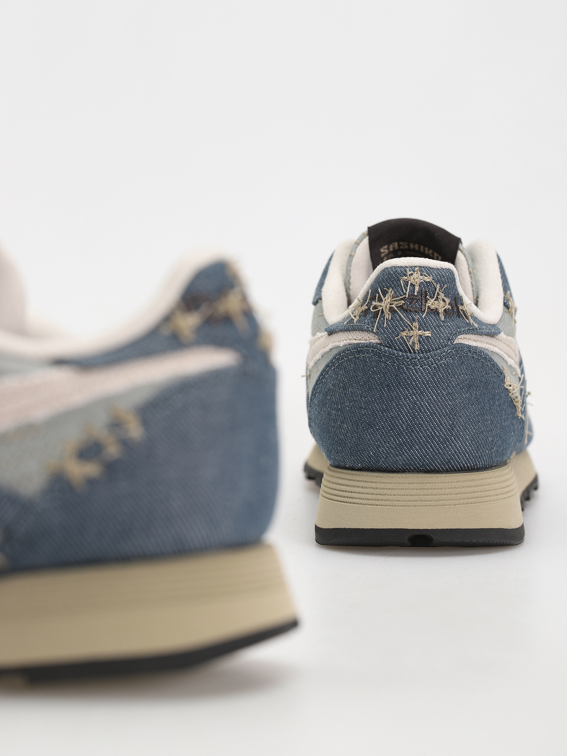 Взуття Reebok Classic Leather (hoopsblue/astralgry/nightblk)