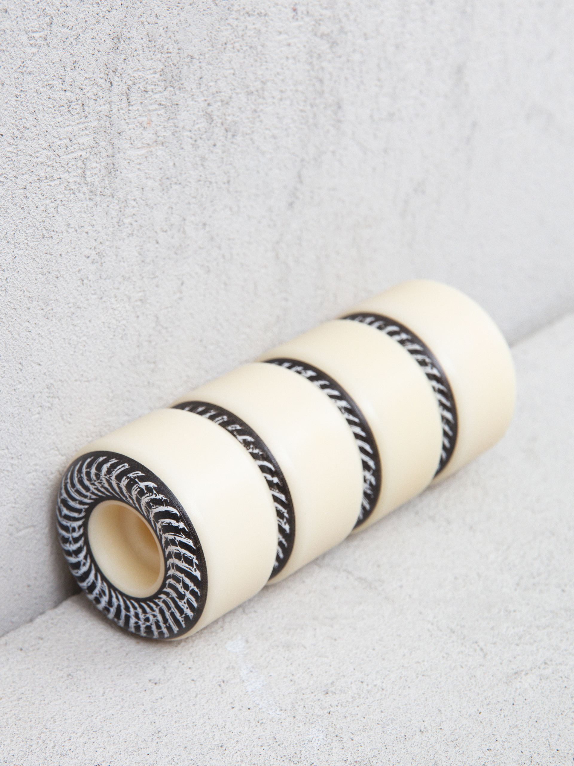 Колеса Spitfire F4 99D Conical Full Decay (natural/black)