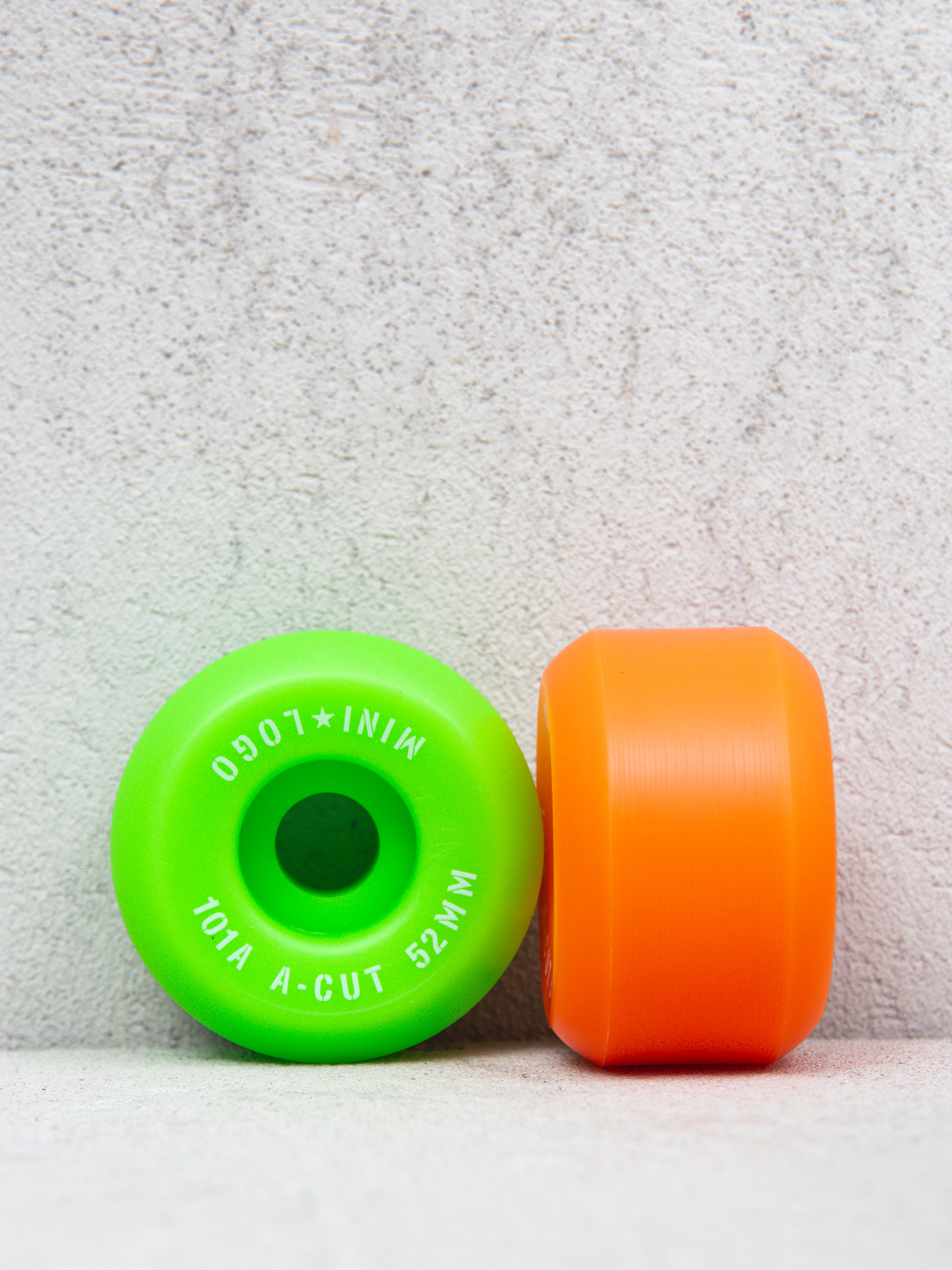 u041au043eu043bu0435u0441u0430 Minilogo A Cut 2 (assorted)