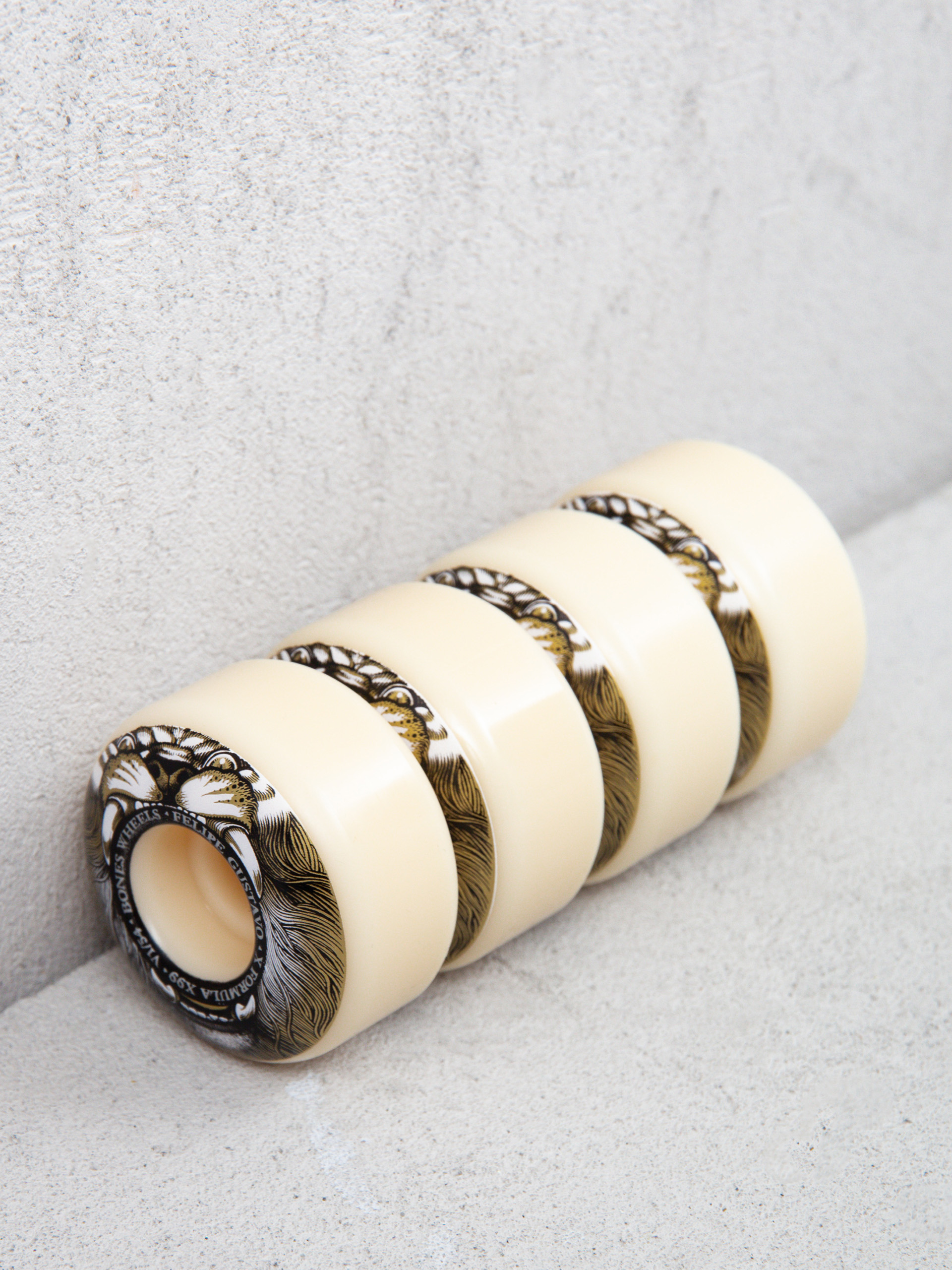 Колеса Bones X Formula Gustavo Mane Event V1 Standard 99A (natural/gold/black)