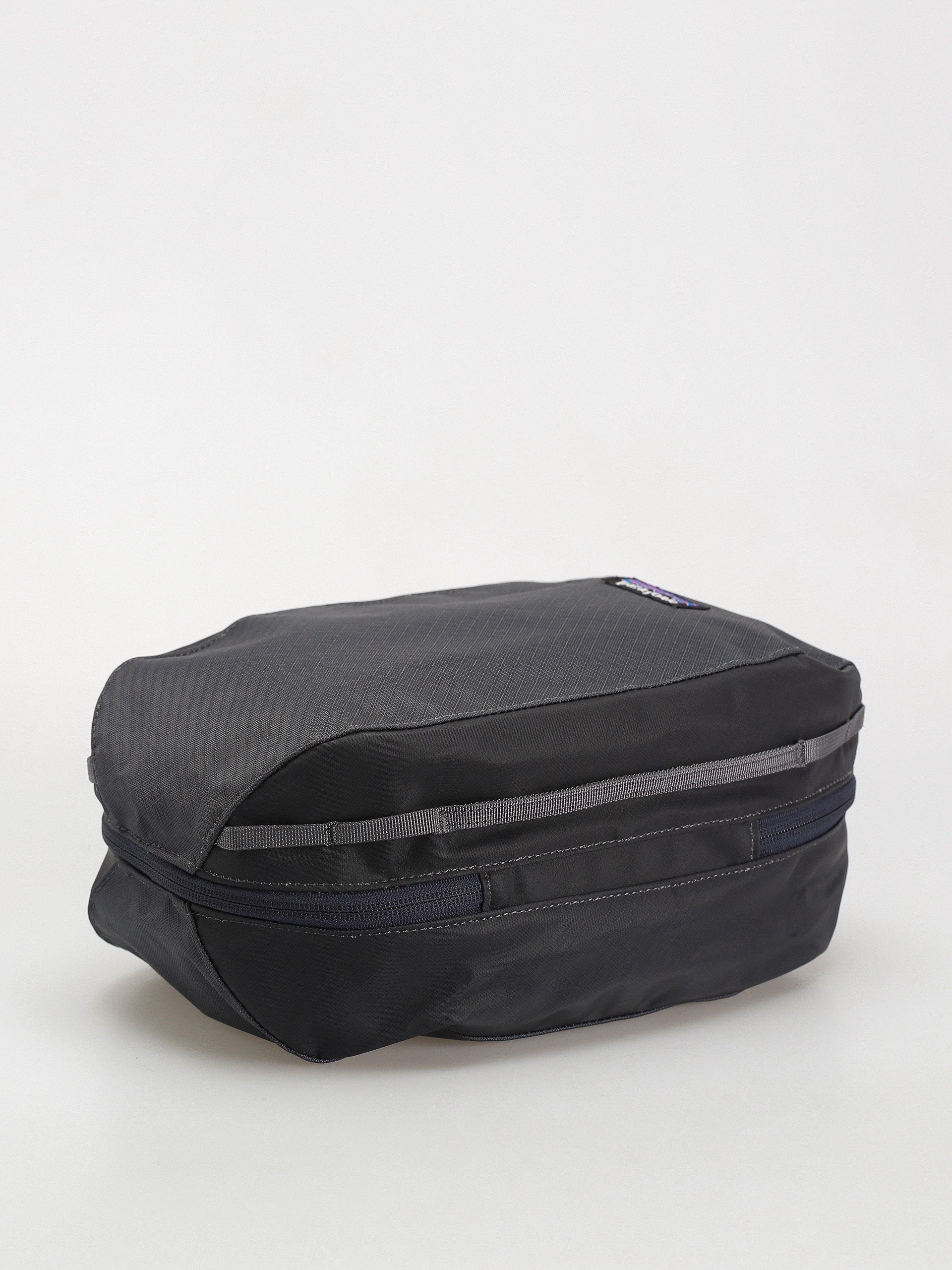 アクセサリー Patagonia Black Hole Cube - Medium Patagonia Black Hole Cube 6L - Medium - Black | BIKE24