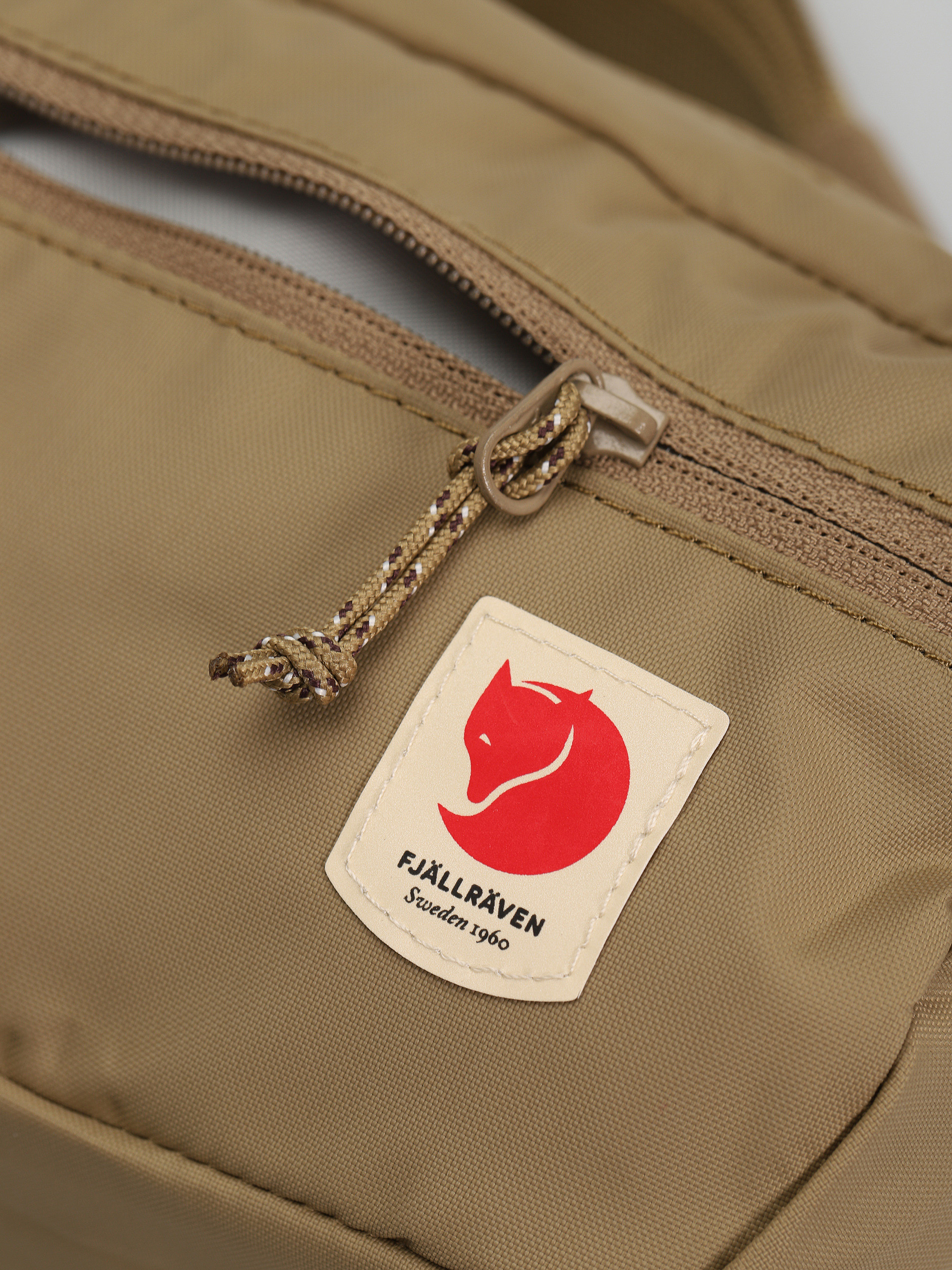 Сумка на пояс Fjallraven High Coast Hip Pack (clay)
