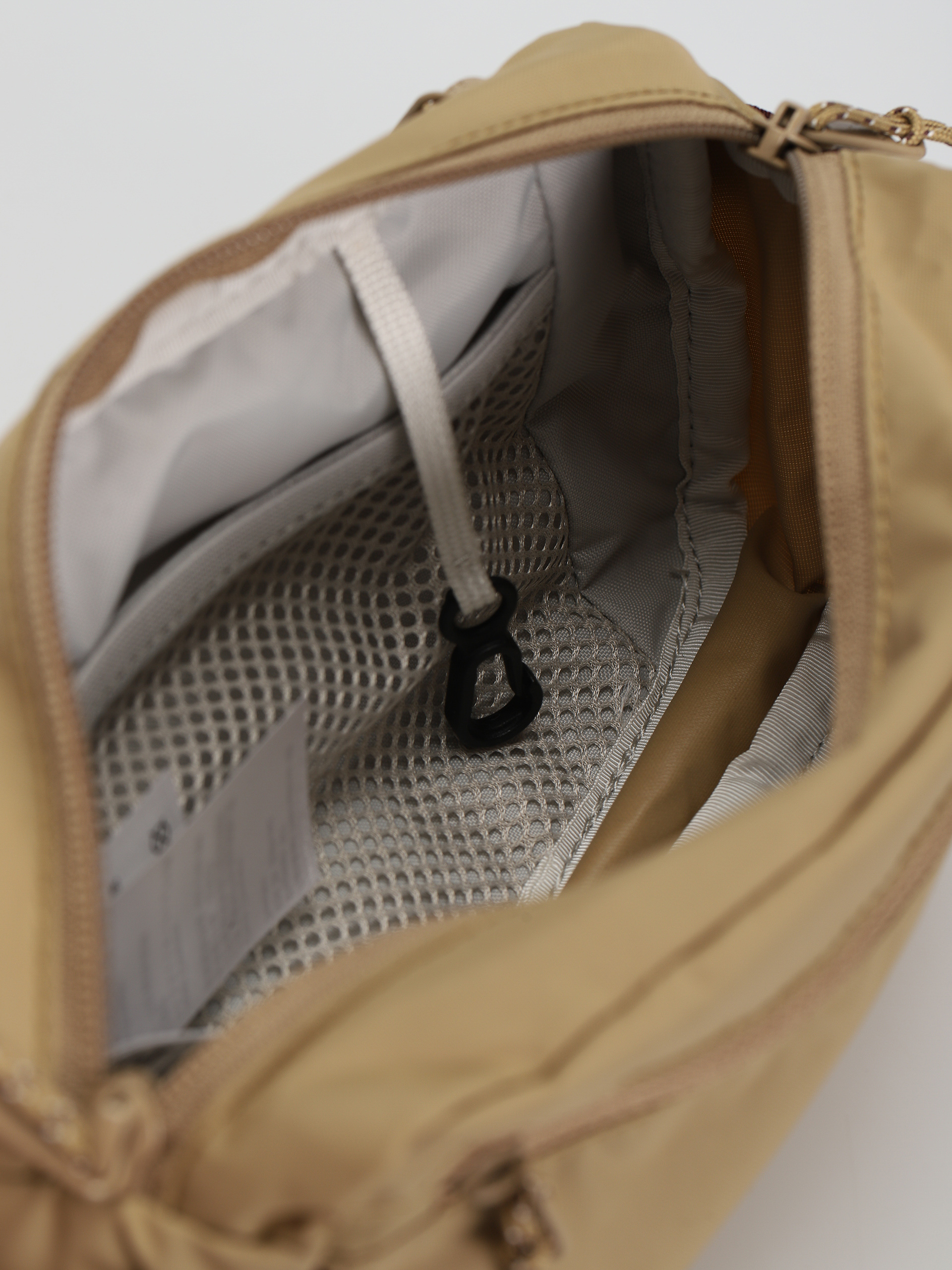 Сумка на пояс Fjallraven High Coast Hip Pack (clay)