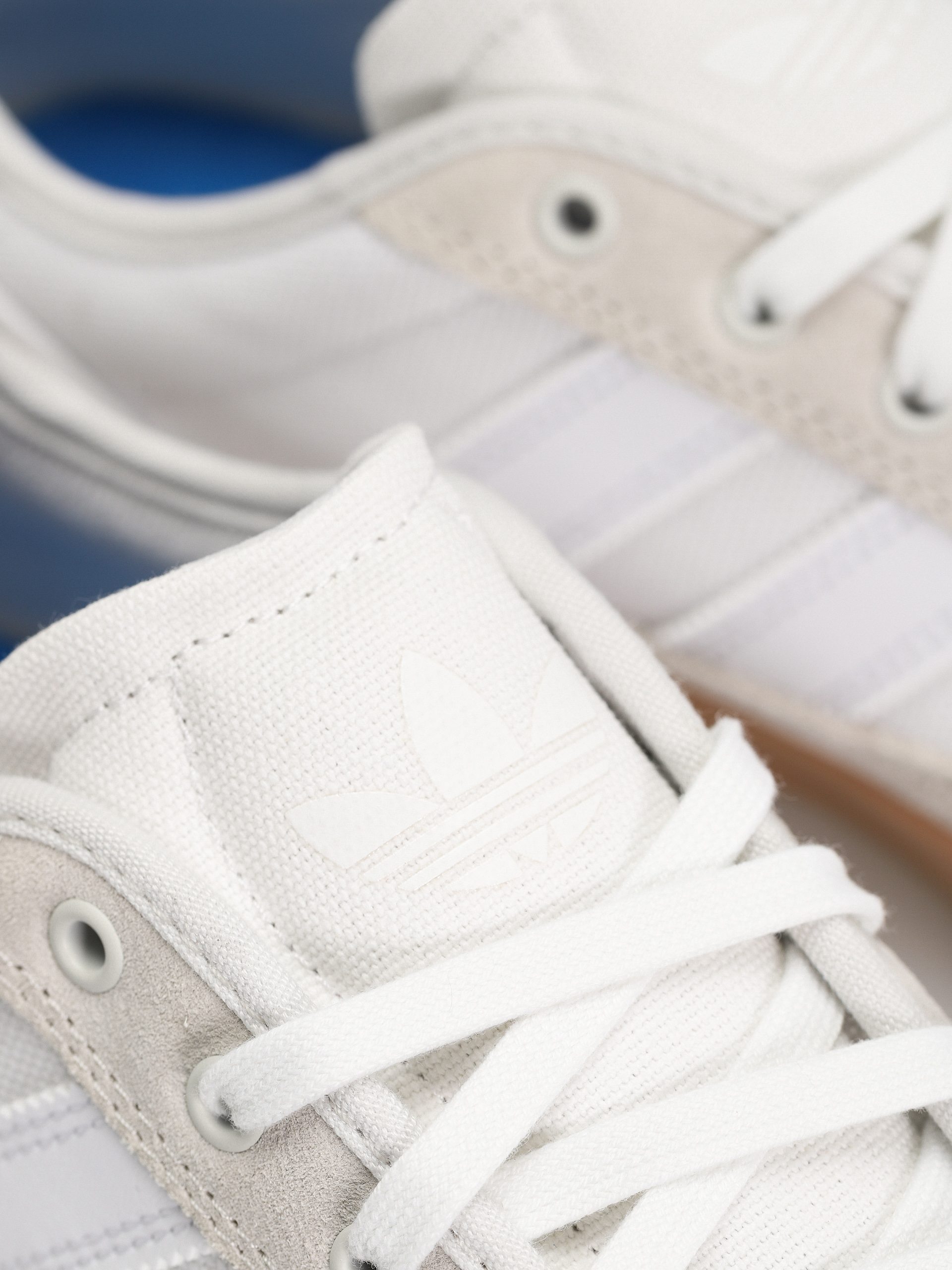 Взуття adidas Court TNS Premiere (crywht/ftwwht/gum3)