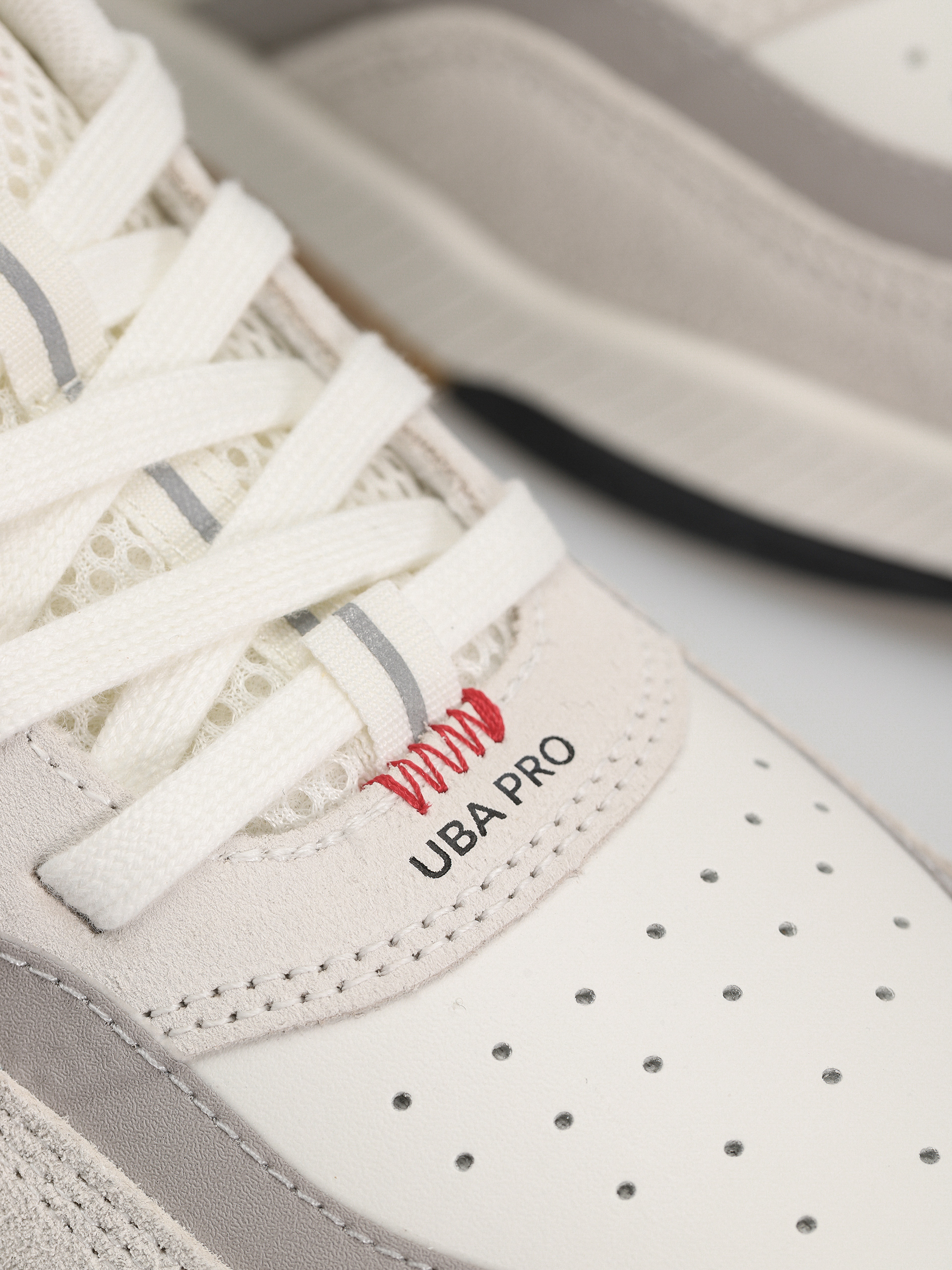 Взуття Cariuma UBA PRO (smoke white/red & black)