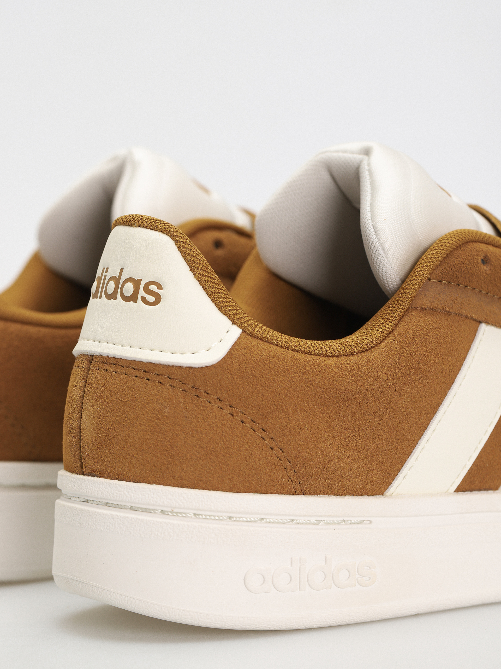 Взуття adidas Grand Court Alpha 0 (brostr/owhite/owhite)