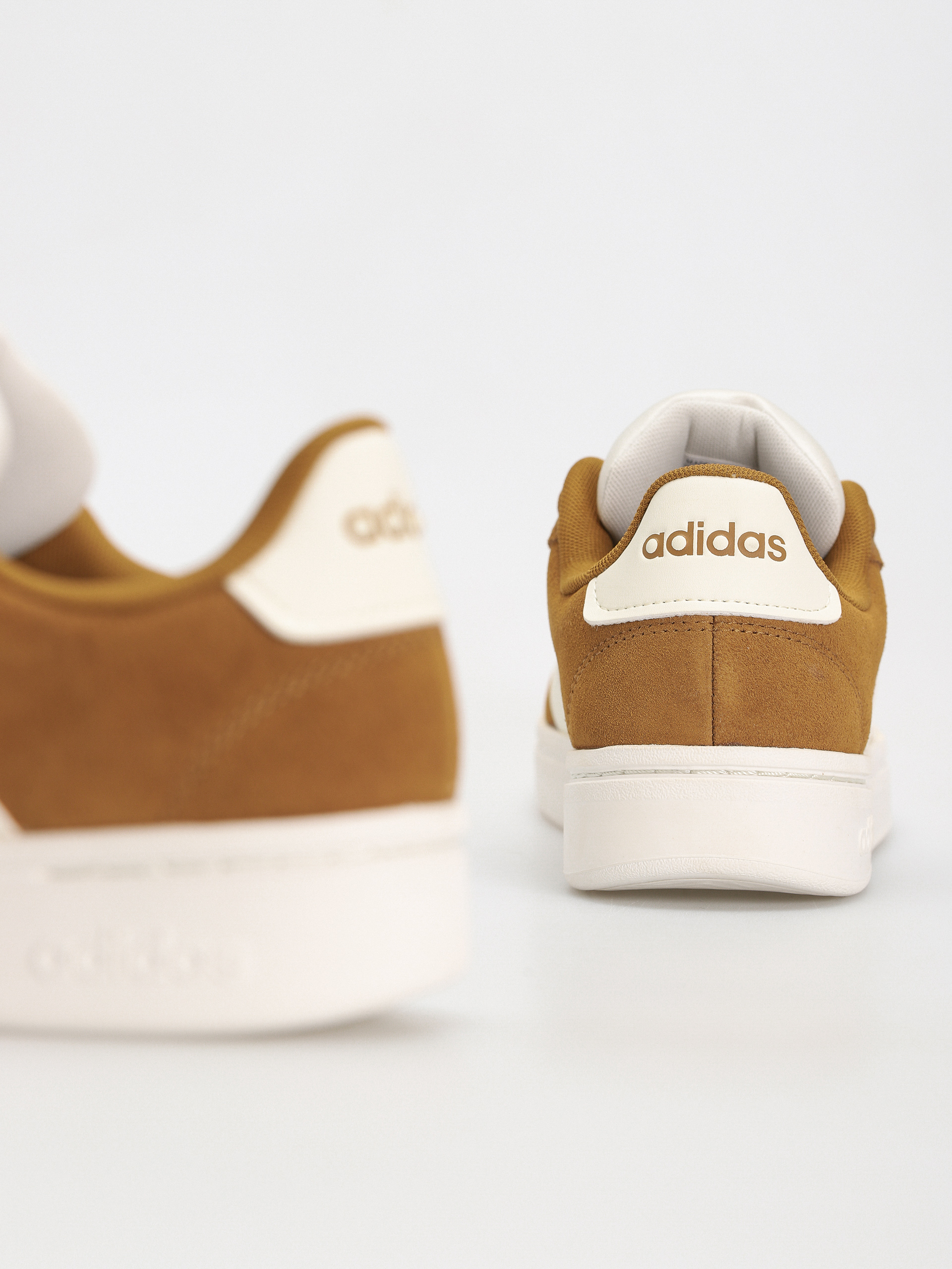 Взуття adidas Grand Court Alpha 0 (brostr/owhite/owhite)