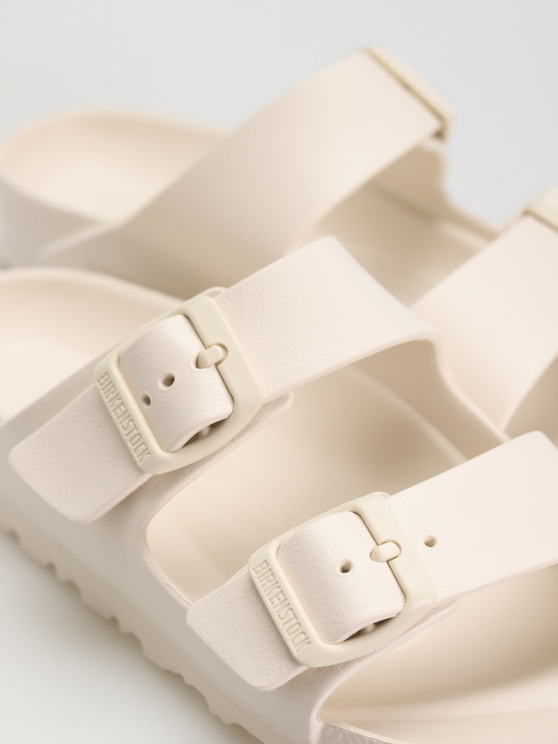 Шльопанці Birkenstock Arizona Essentials EVA Narrow Wmn (eggshell)