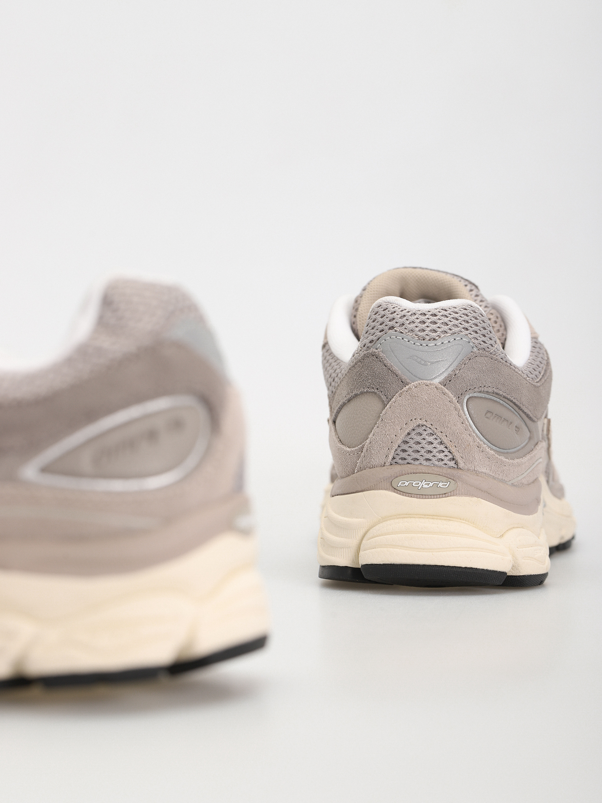 Взуття Saucony Progrid Omni 9 (grey)