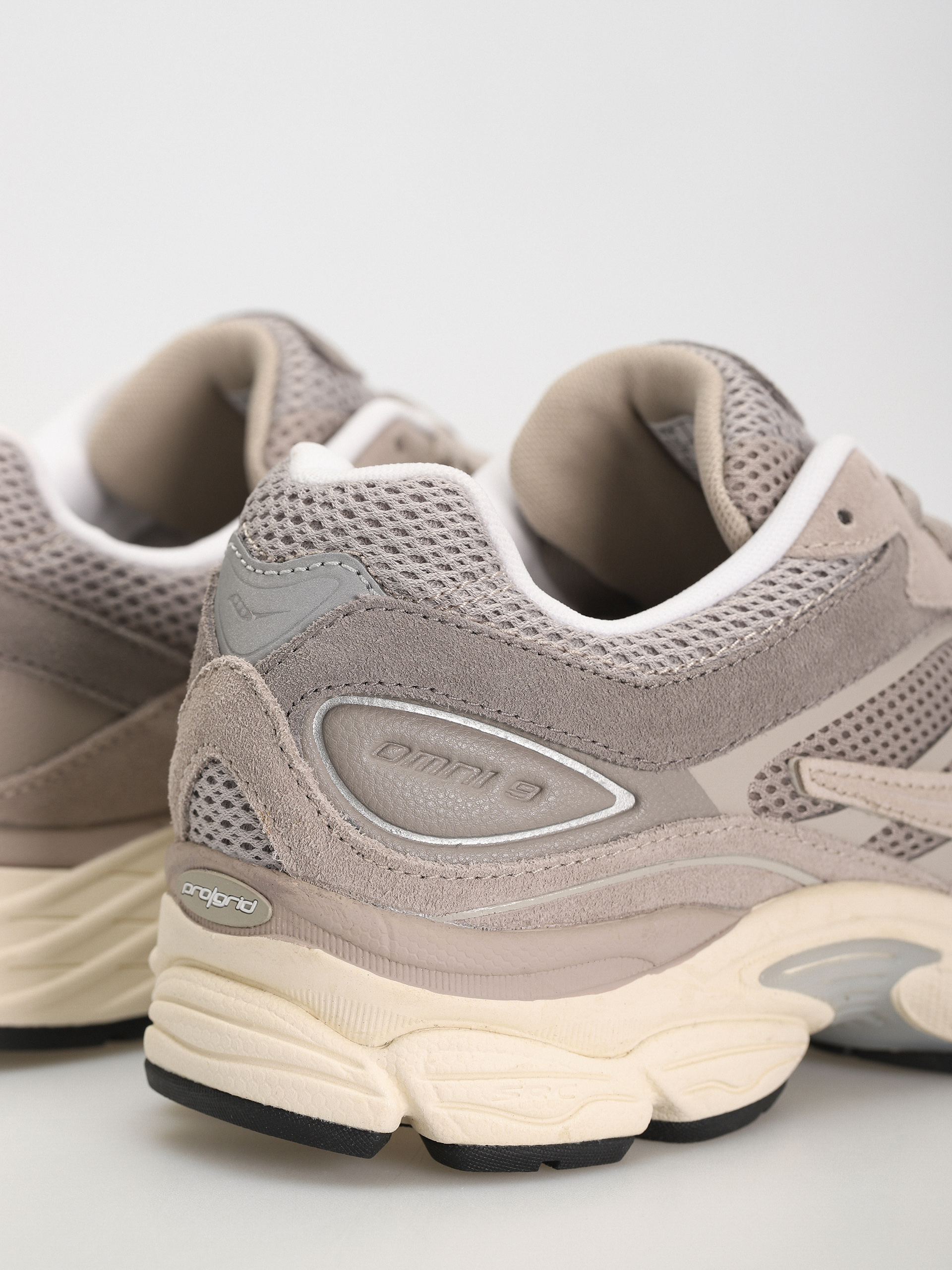 Взуття Saucony Progrid Omni 9 (grey)