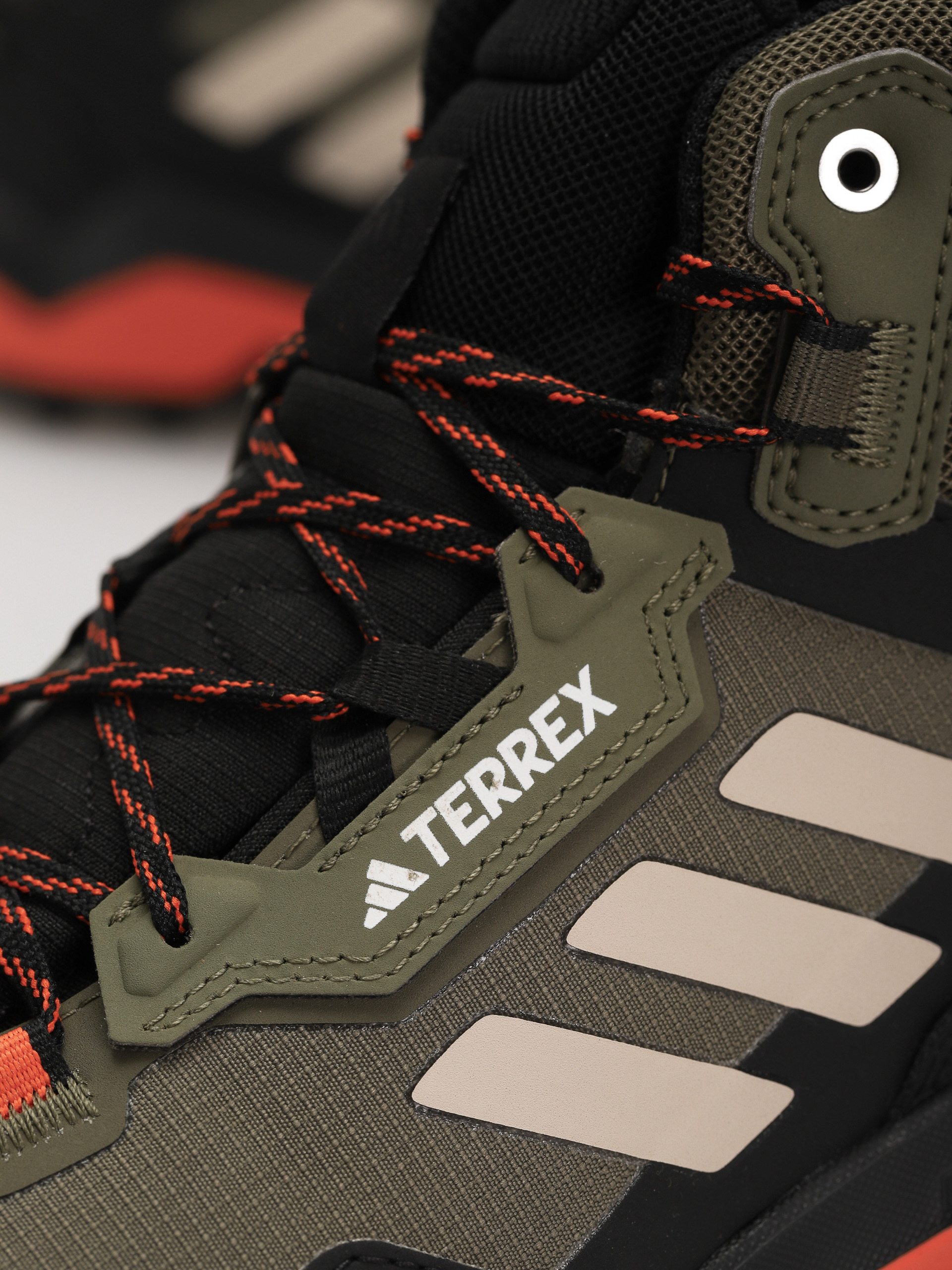 Взуття adidas Terrex Ax4 Mid Gtx - зелений (olistr/wonbei/cblack)
