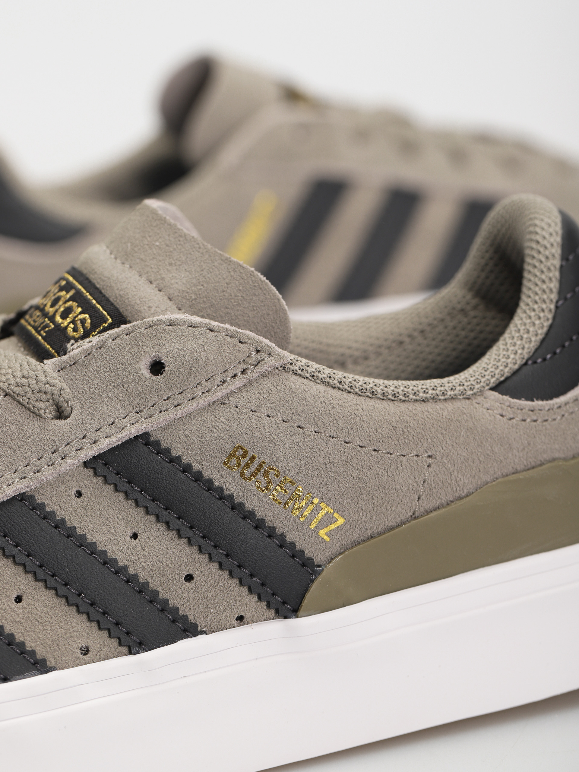 adidas Busenitz Vulc II silpeb carbon goldmt