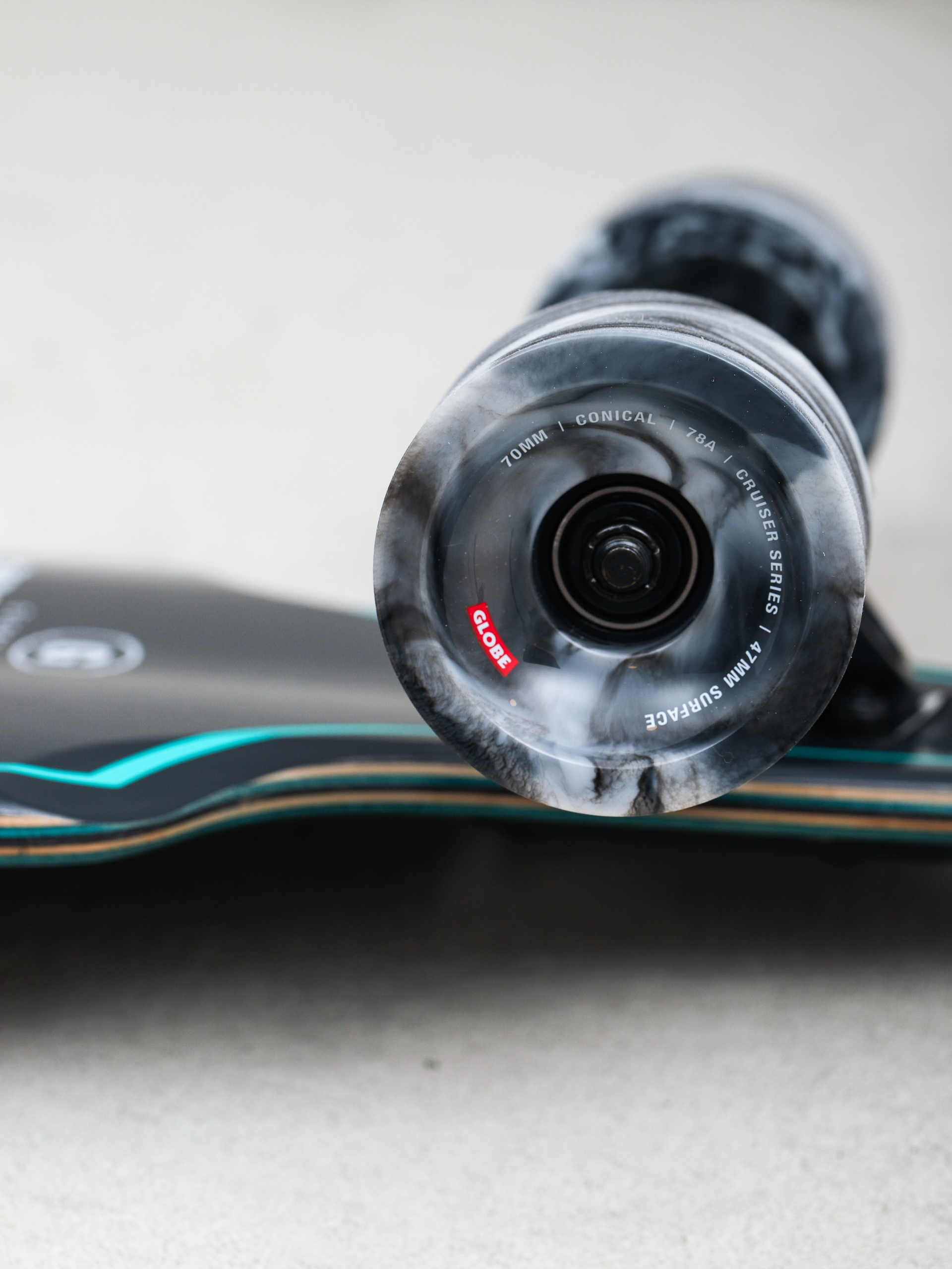 Лонгборд Globe Prowler Mid (green flames)