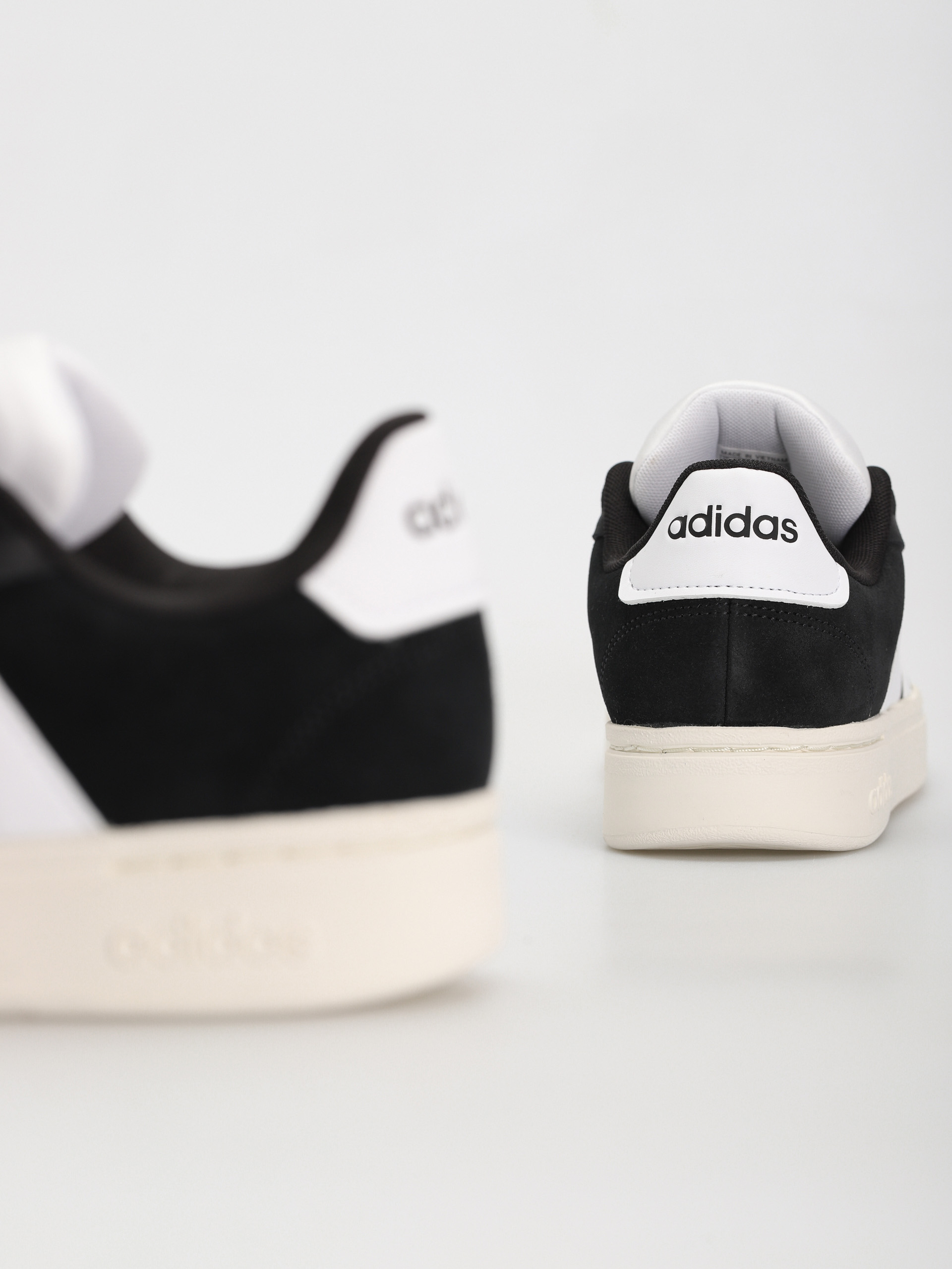 Взуття adidas Grand Court Alpha 0 (cblack/ftwwht/owhite)