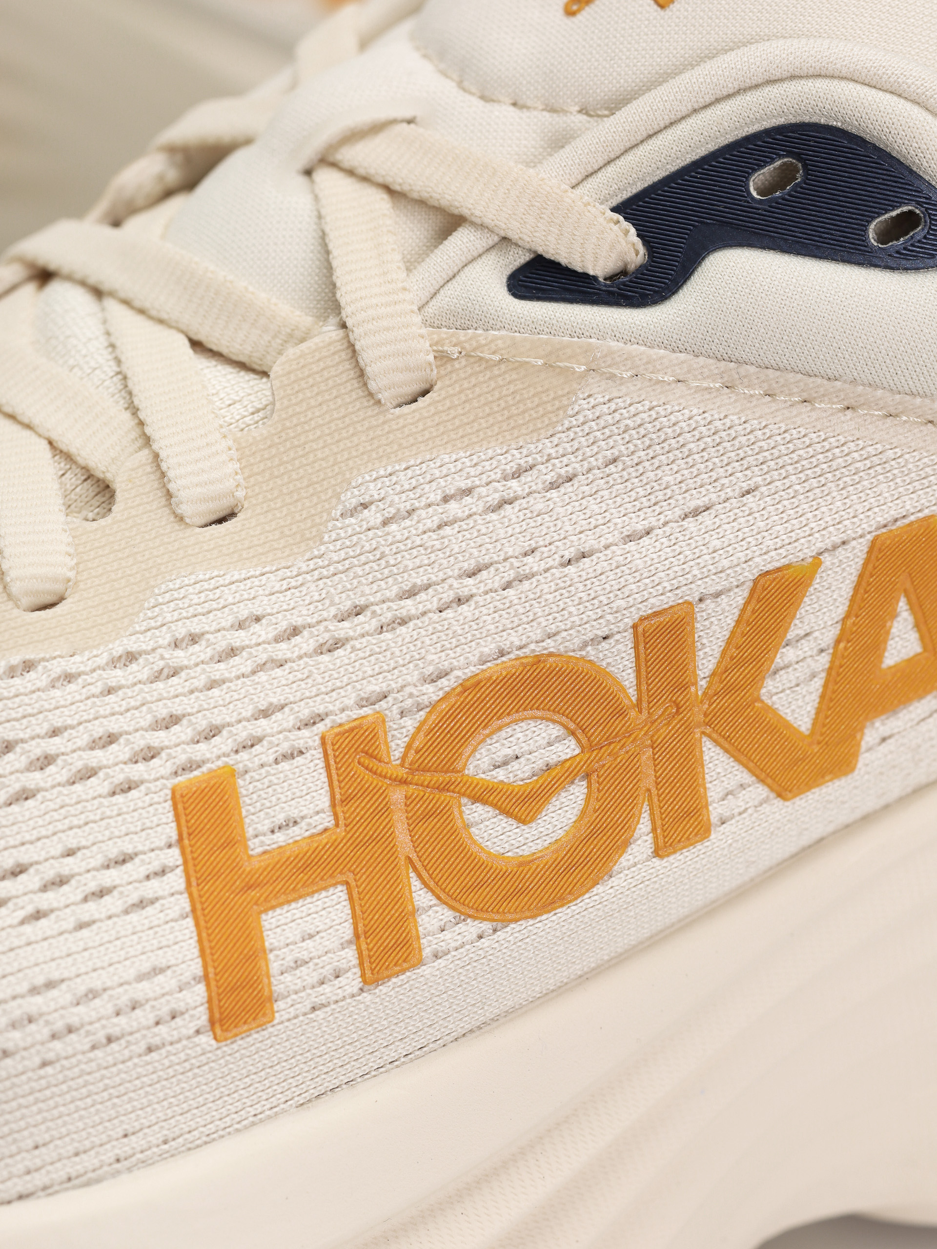 Взуття Hoka Bondi 8 (oat milk/alabaster)