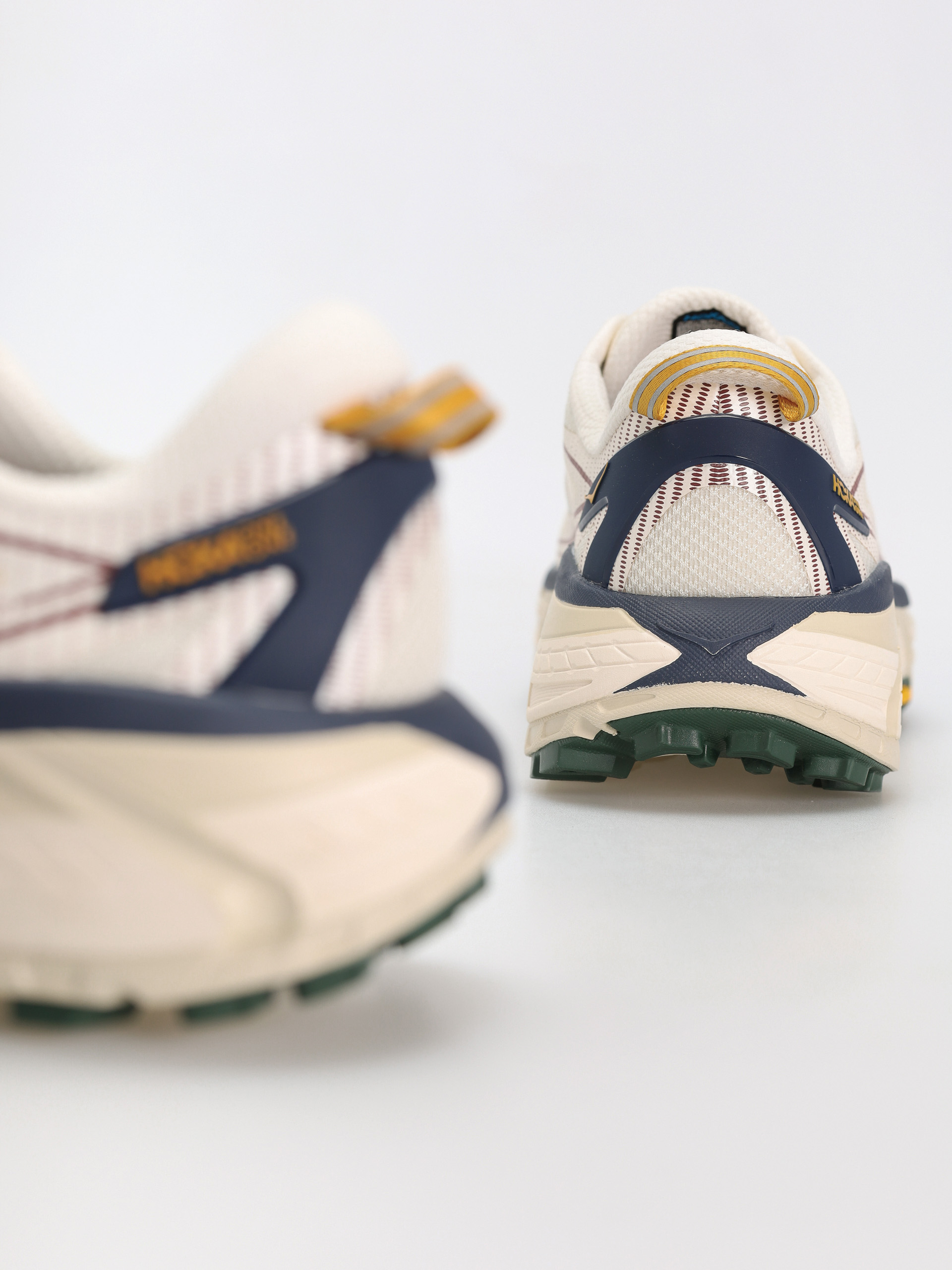 Взуття Hoka Mafate Speed 2 (alabaster/oat milk)