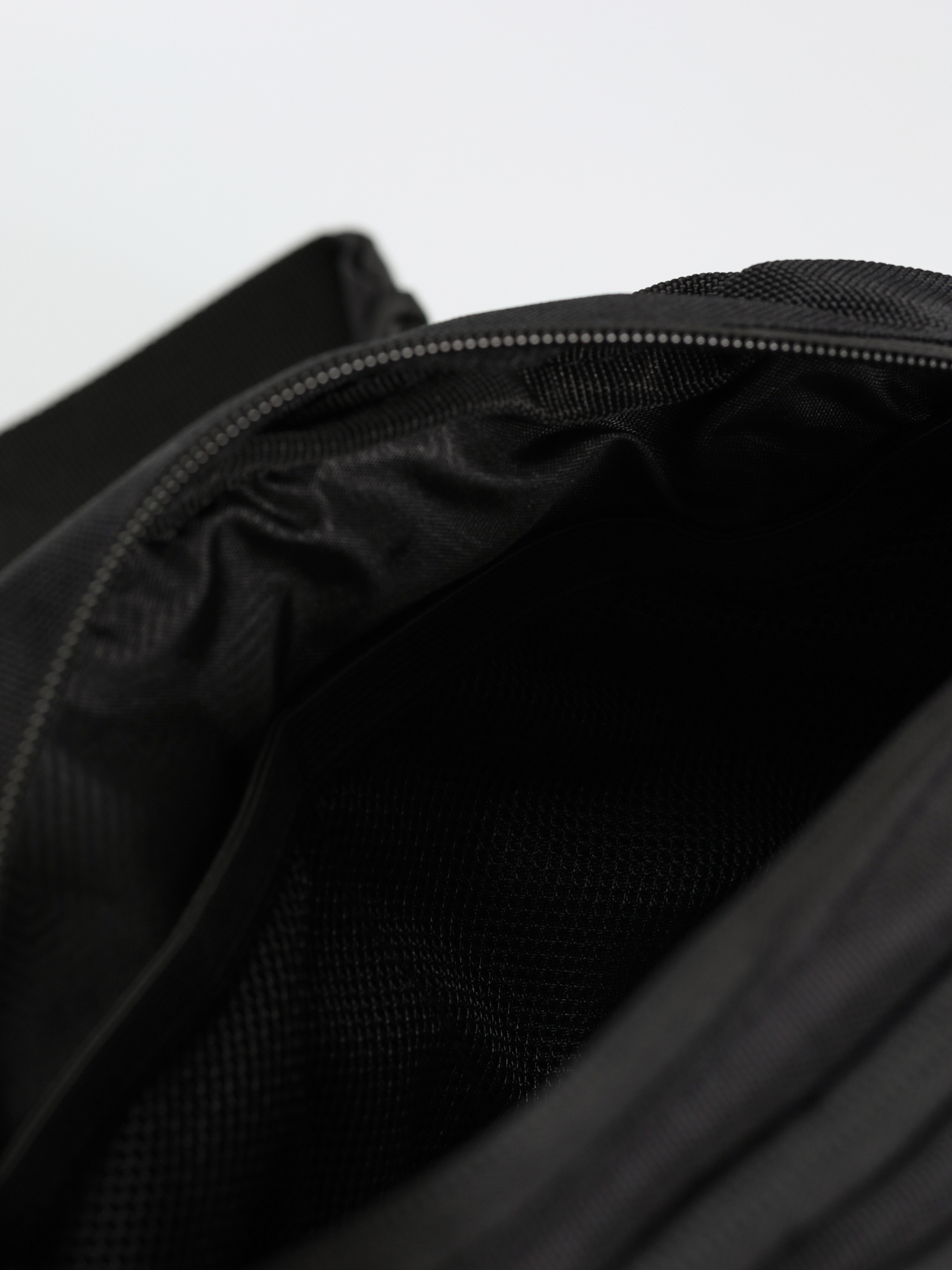 Сумка на пояс Volcom Waisted Pack (black)