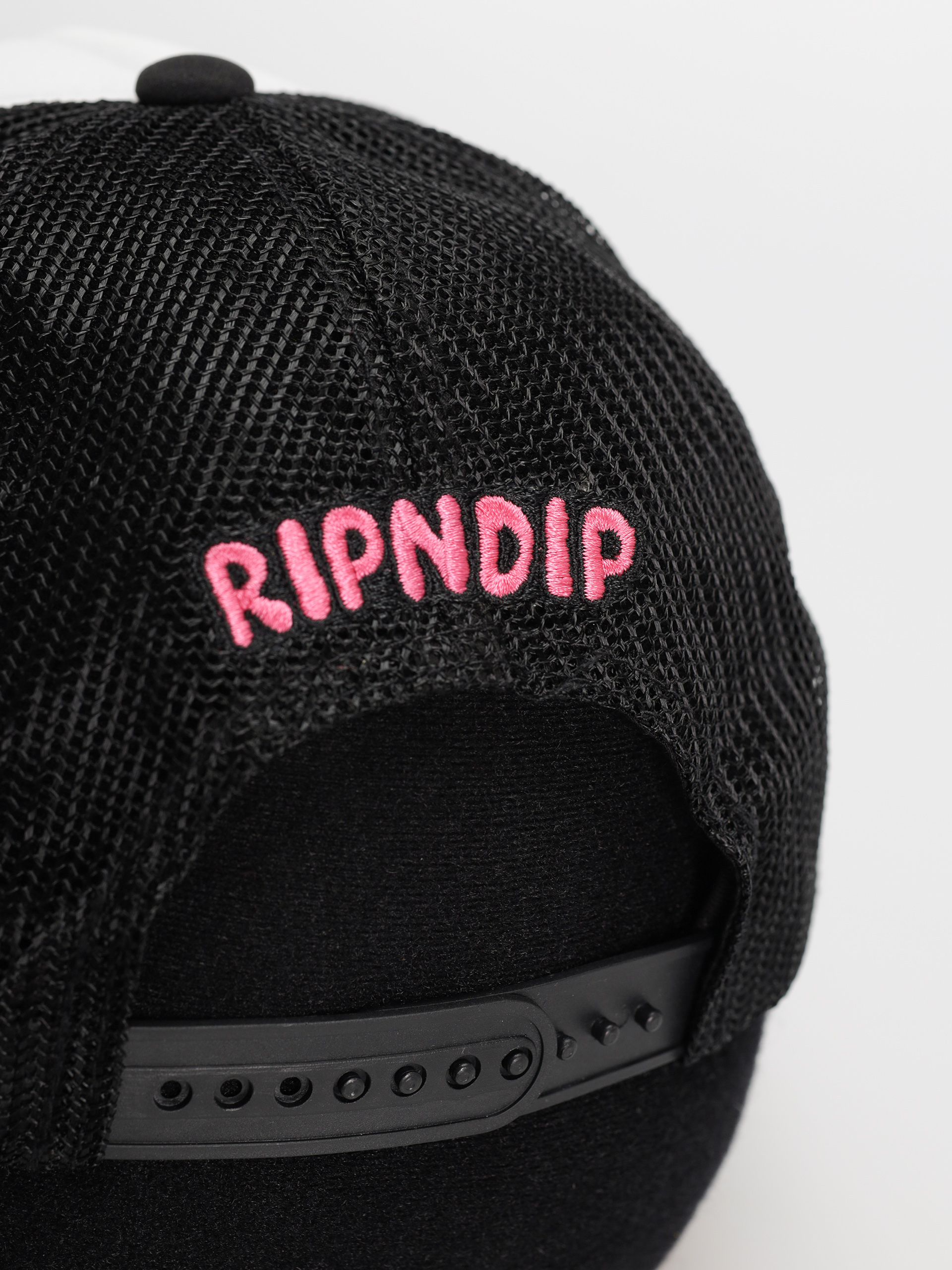 Кепка RipNDip Love Is Ripndip Trucker (white/black)