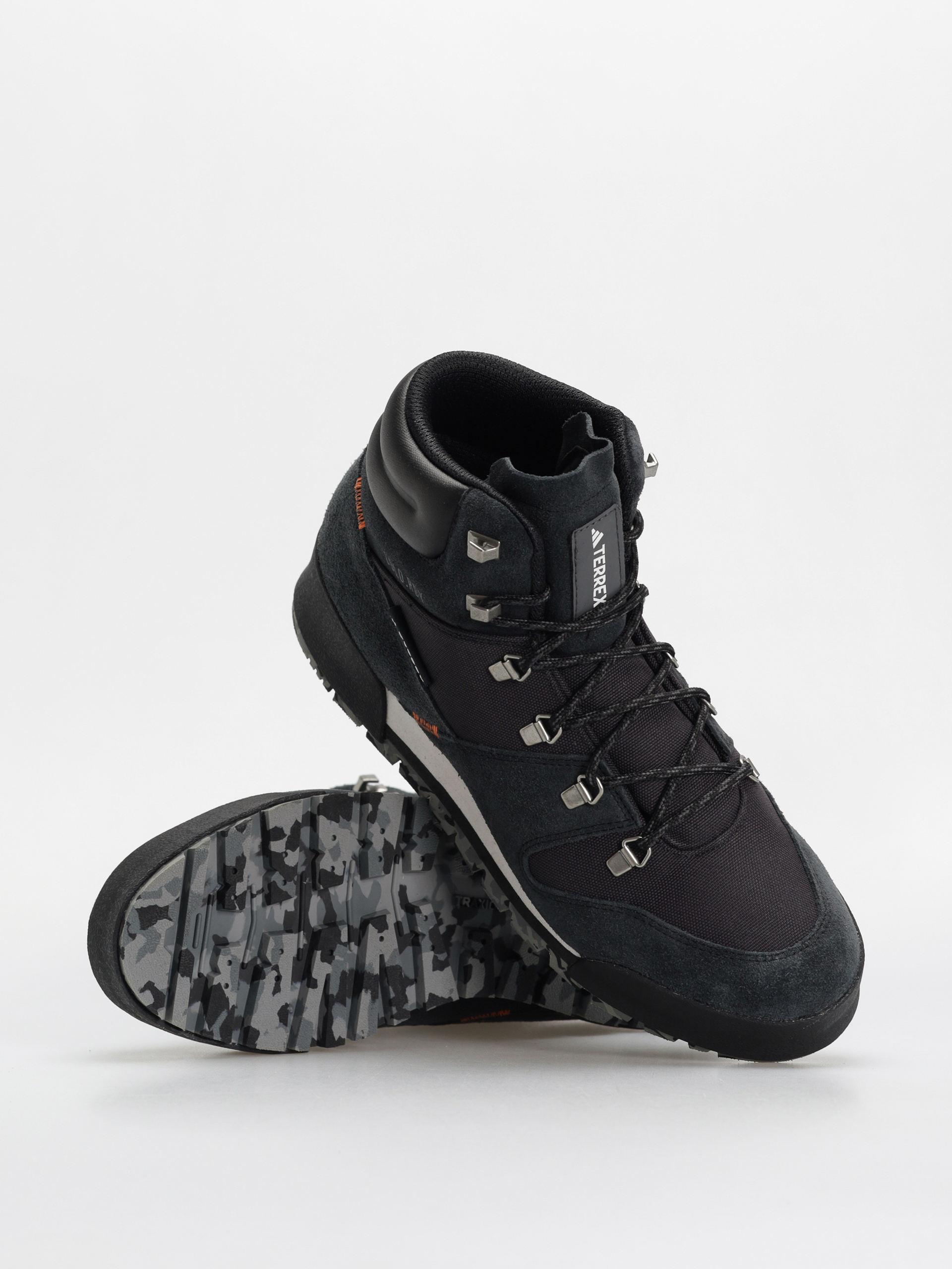 Взуття adidas Terrex Snowpitch C. - білий, чорний (cblack/cblack Взуття adidas Terrex Snowpitch C. - білий, чорний (cblack/cblack