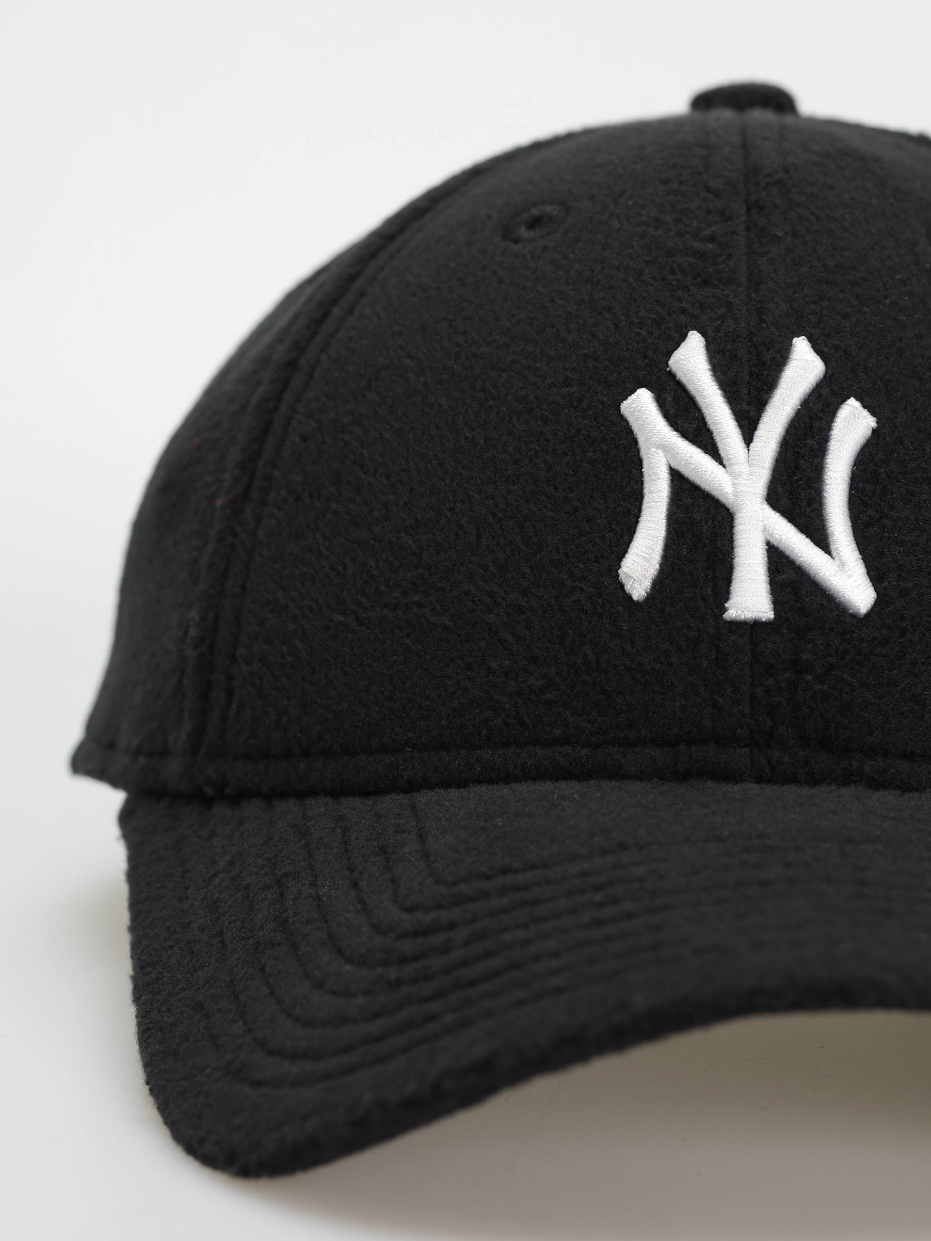 Кепка New Era Cosy 9Forty New York Yankees Wmn (black/white)