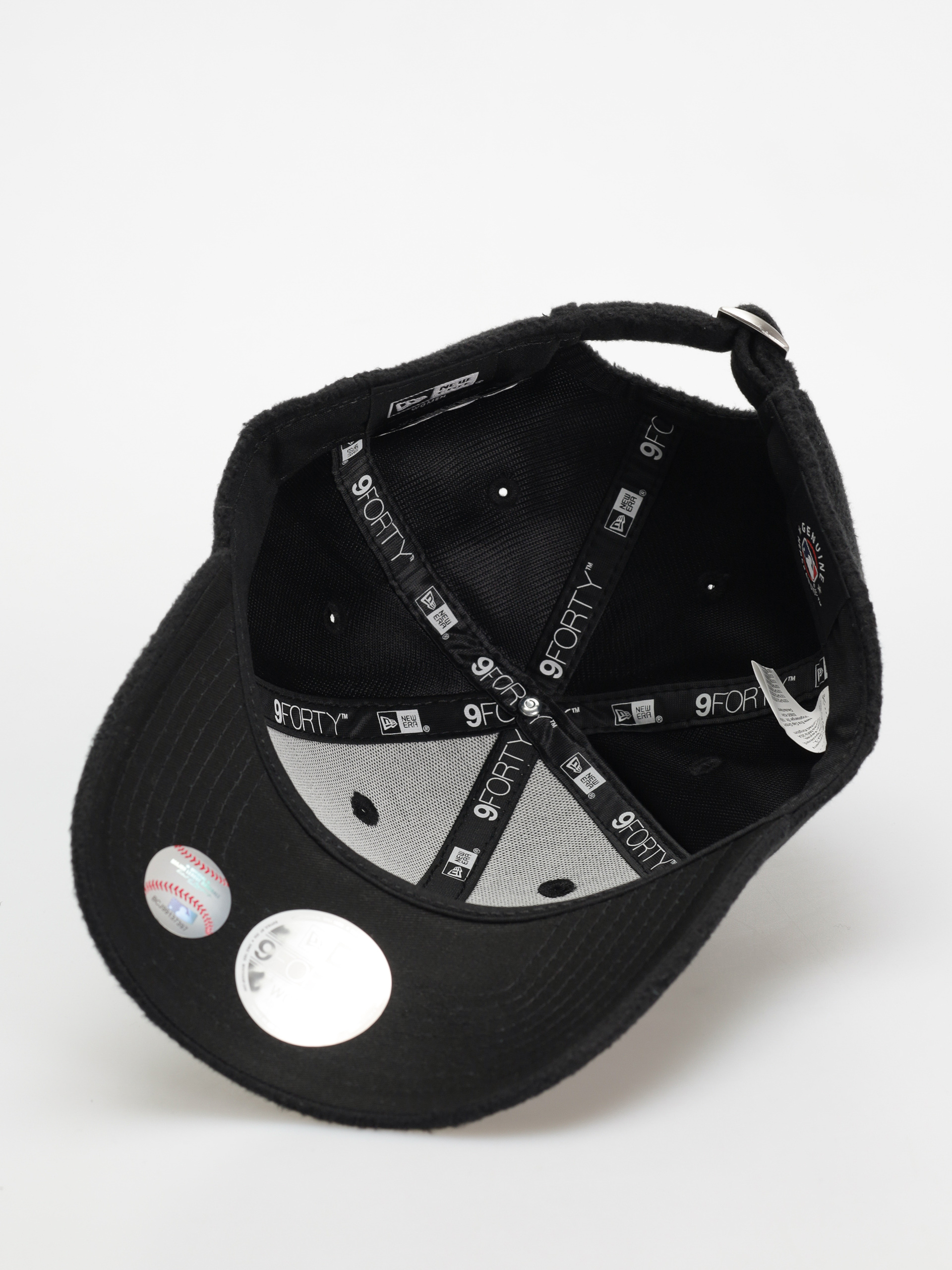 Кепка New Era Cosy 9Forty New York Yankees Wmn (black/white)
