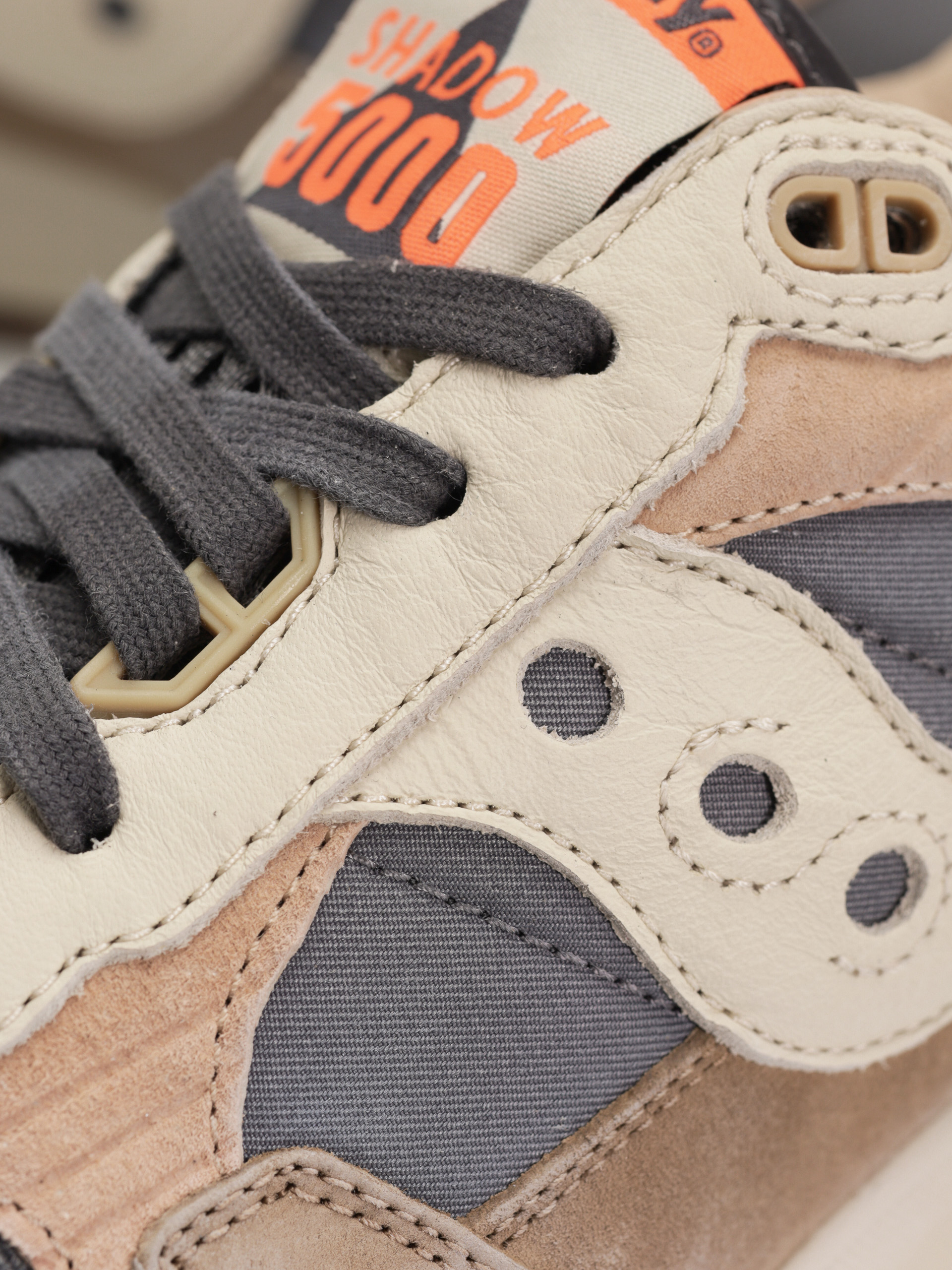 Взуття Saucony Shadow 5000 (dark grey/sand)