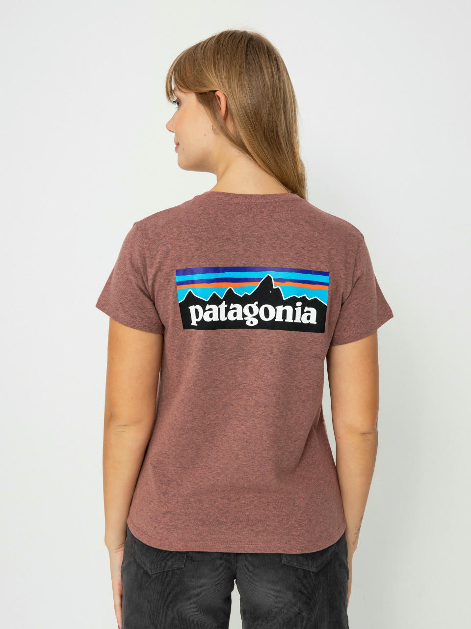 Футболка Patagonia P-6 Logo Responsibili Wmn (dulse mauve)