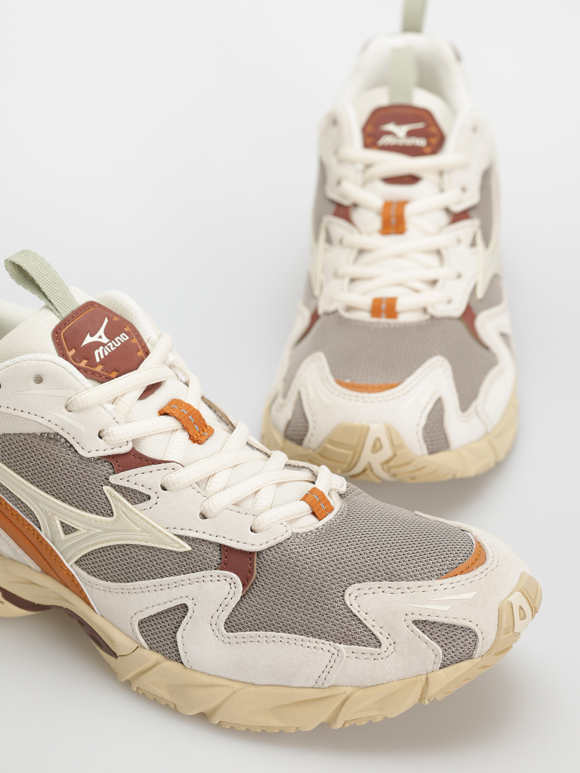 Взуття Mizuno Wave Rider 10 Premium (vintage khaki/summer sand/pumpkin spice)