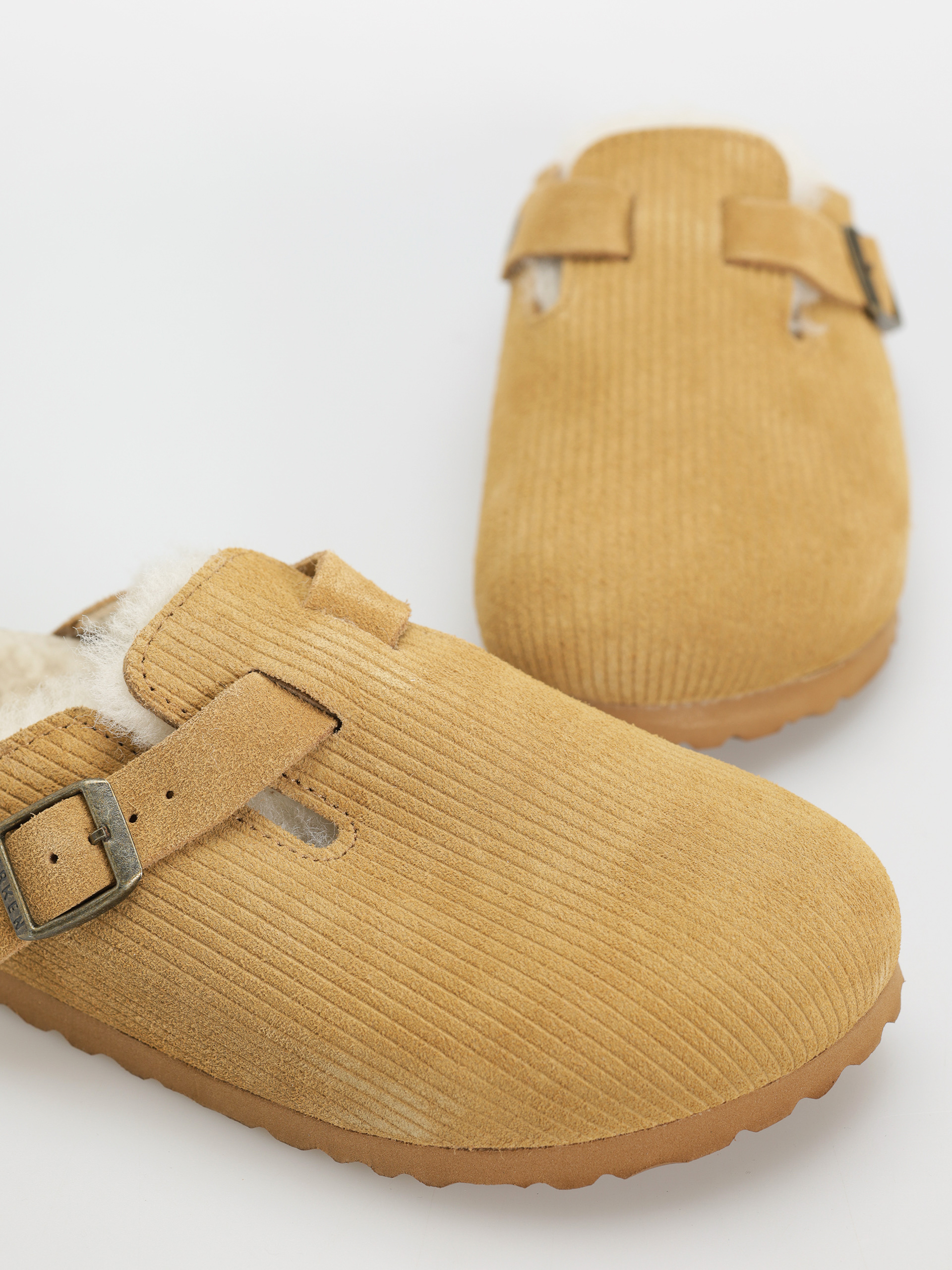 Шльопанці Birkenstock Boston VL Fell Suede Leather Fur Narrow Wmn (corduroy cork brown)