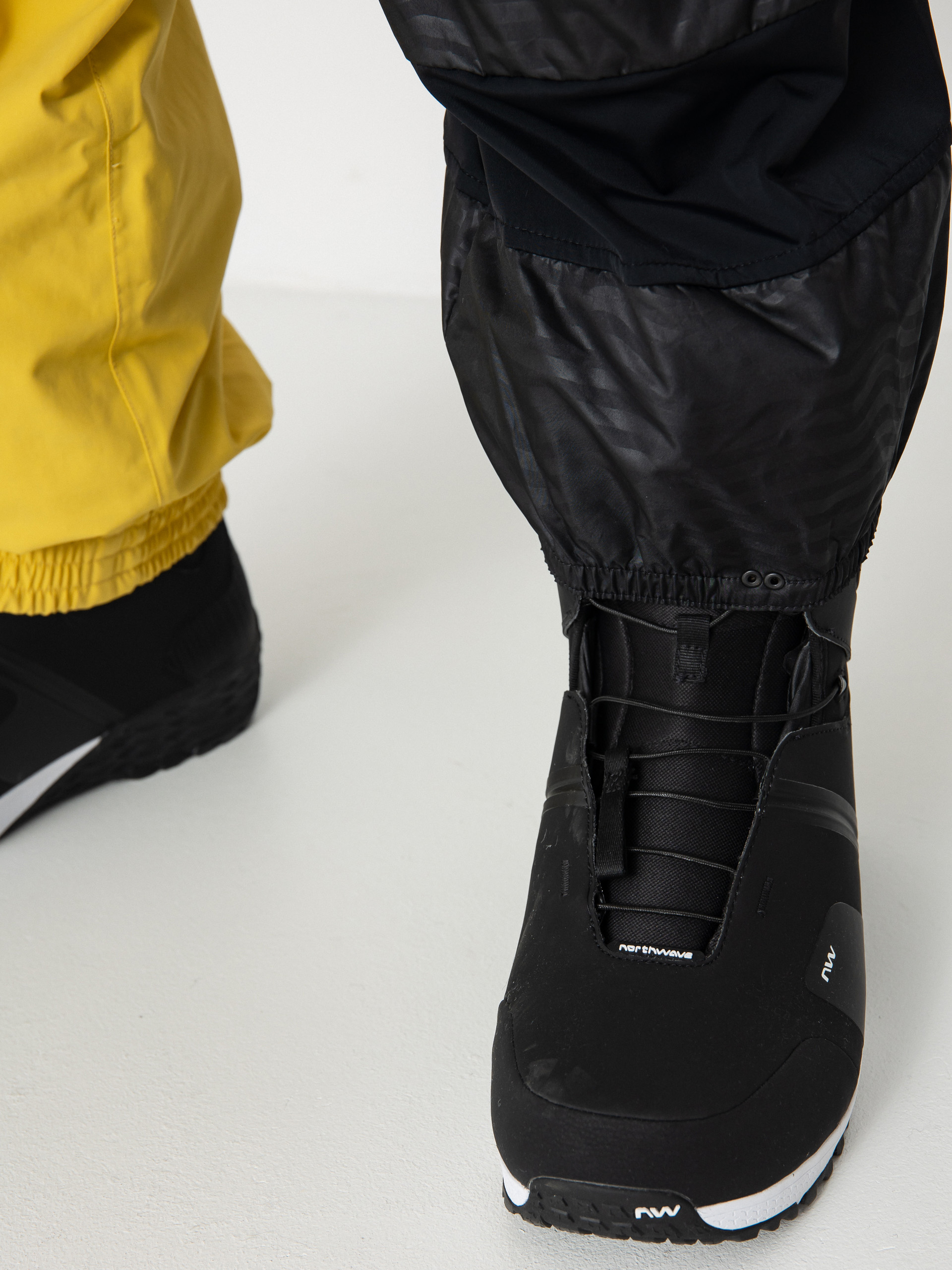 Чоловічі Сноубордичні штани Volcom Longo Gore Tex (dark yellow)