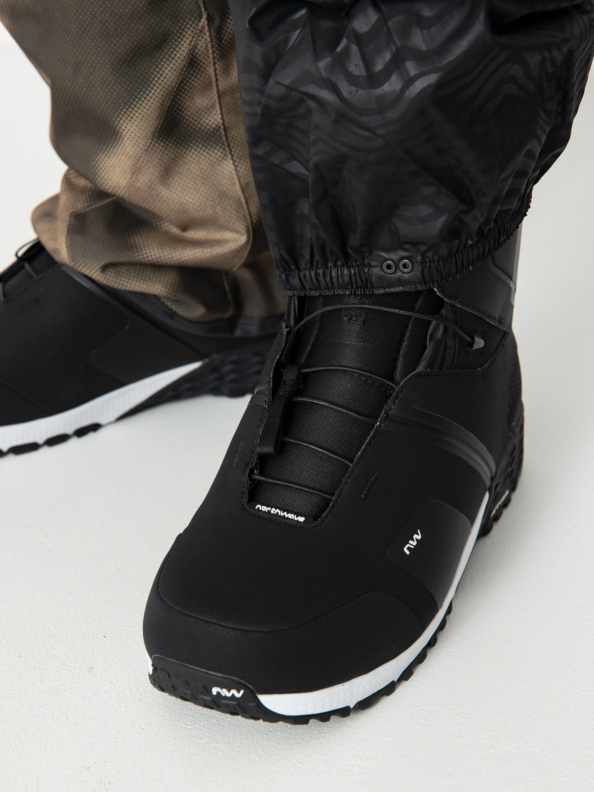 Чоловічі Сноубордичні штани Volcom Roan Bib Overall (camouflage)