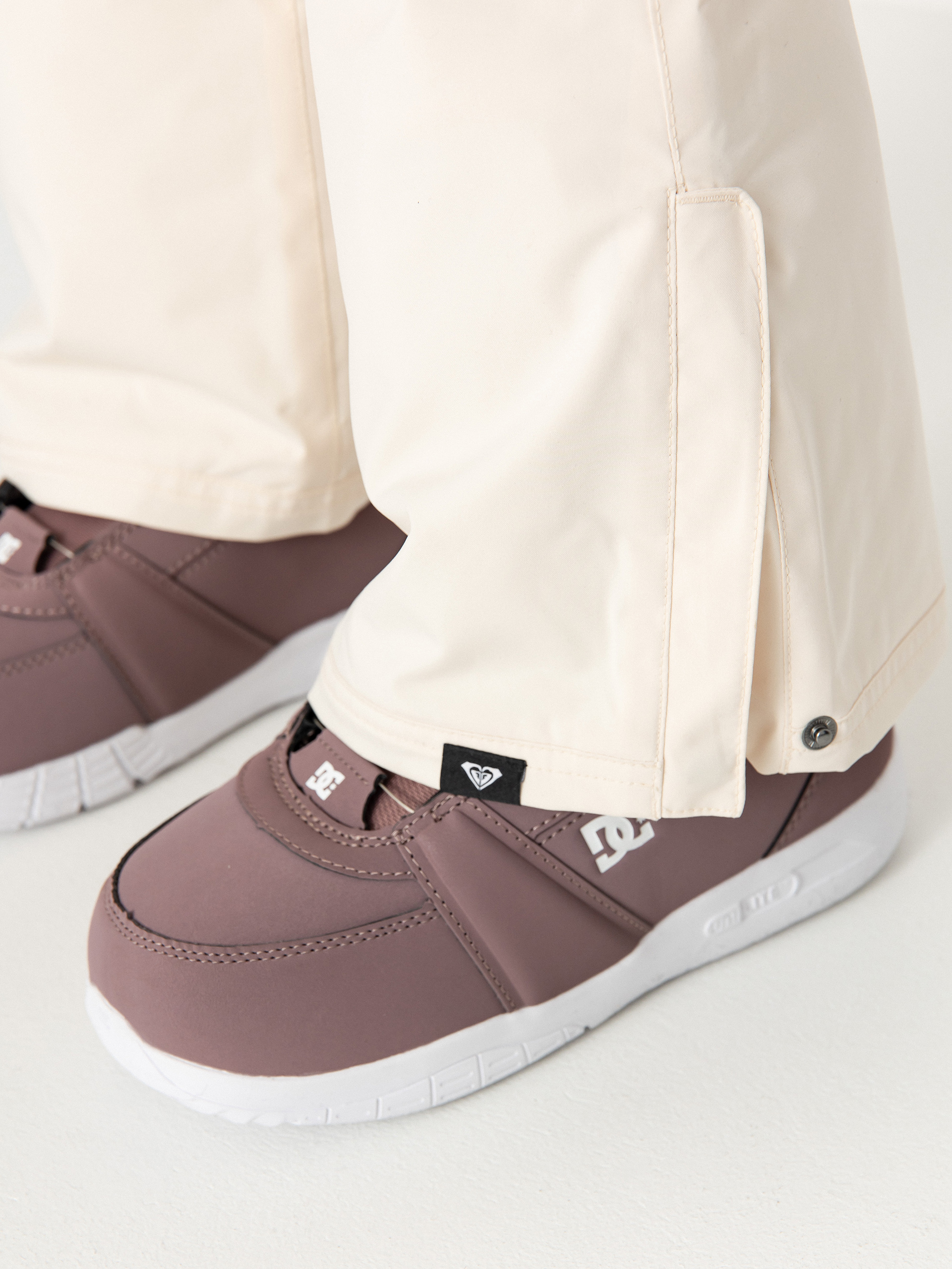 Жіночі Сноубордичні штани Roxy Backyard (buttercream)