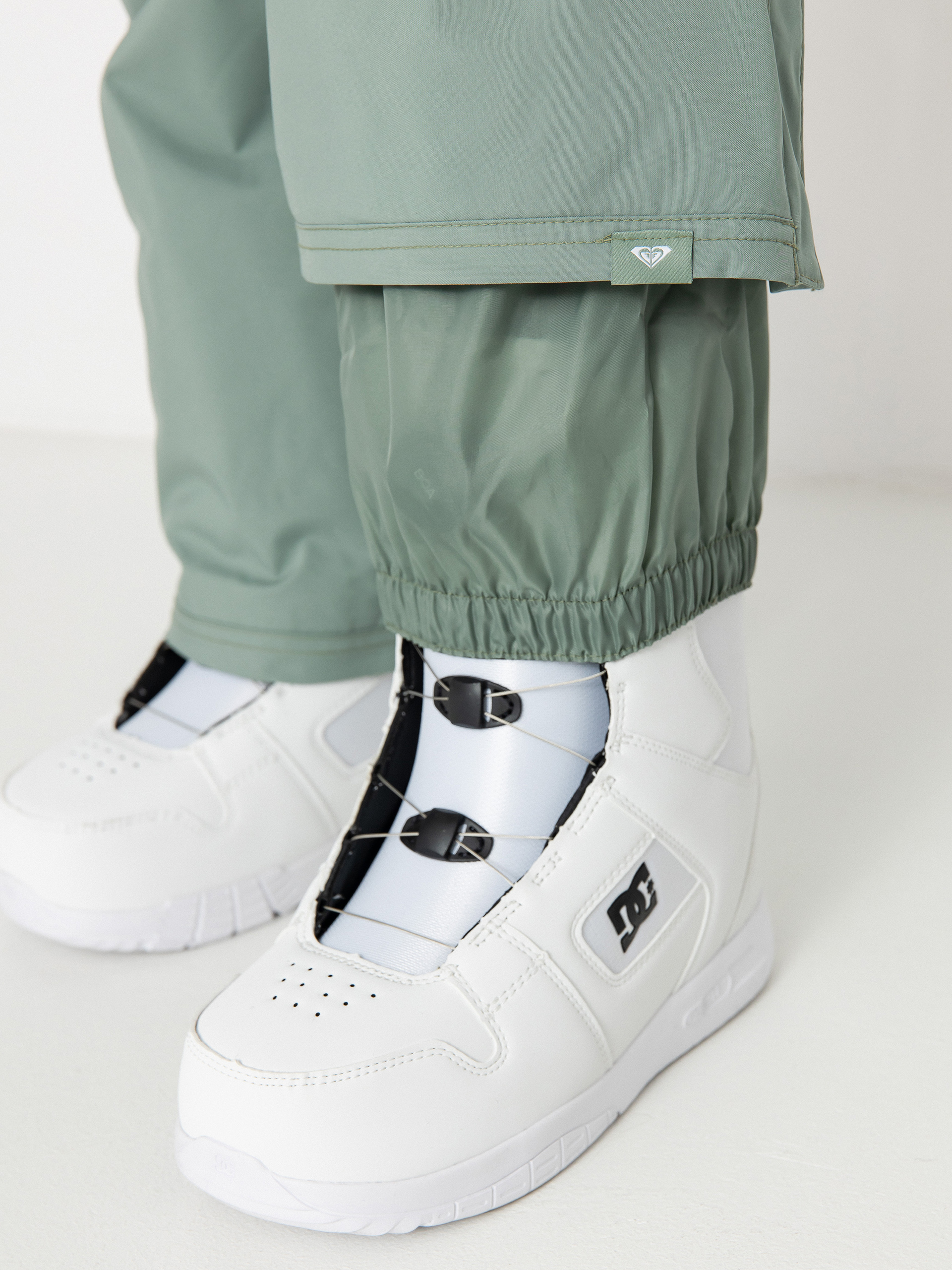 Жіночі Сноубордичні штани Roxy Backyard (lily pad)