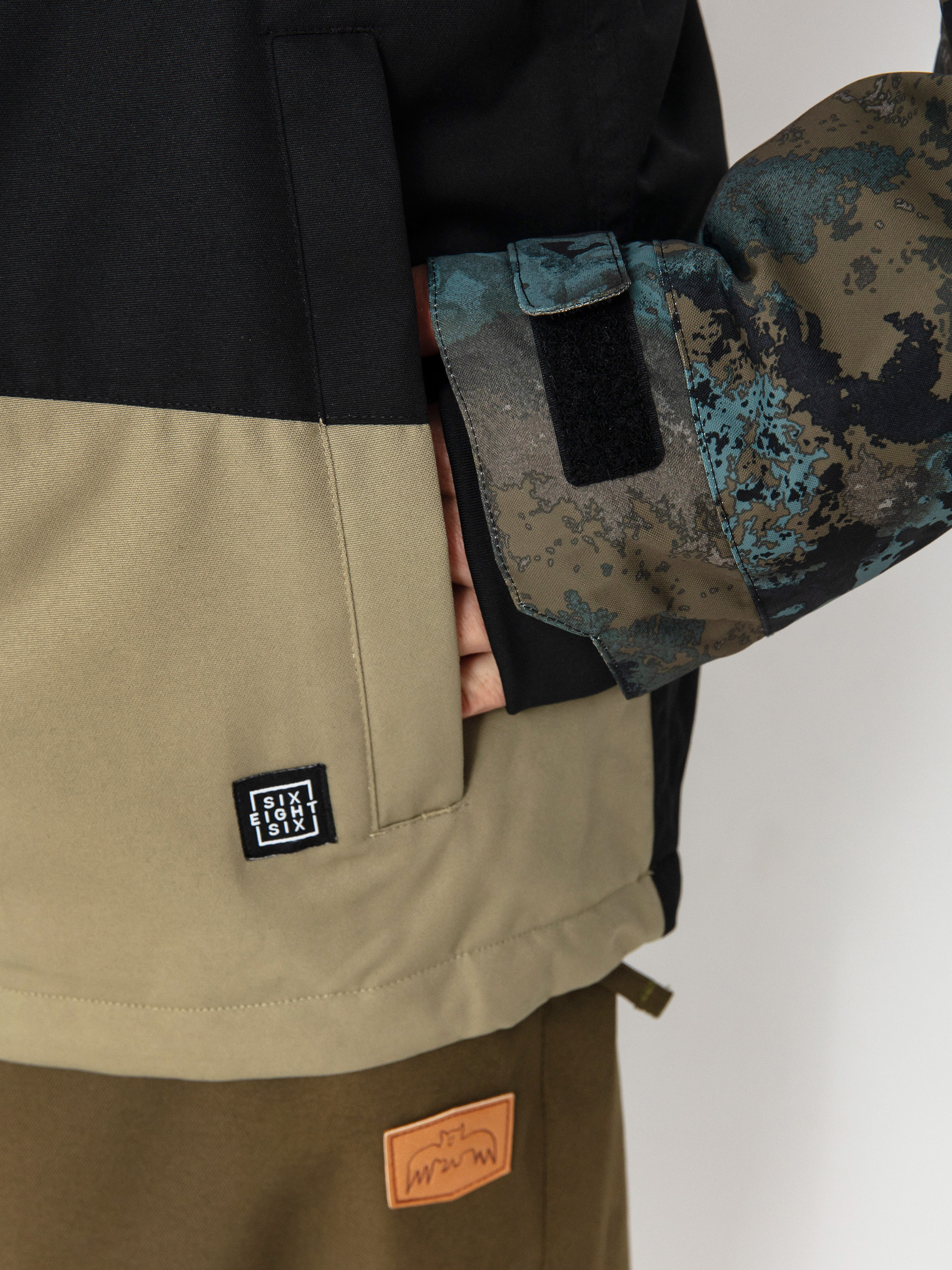 Чоловіча Сноубордична куртка 686 Geo Insulated (cypress green hemisphere colorblock)