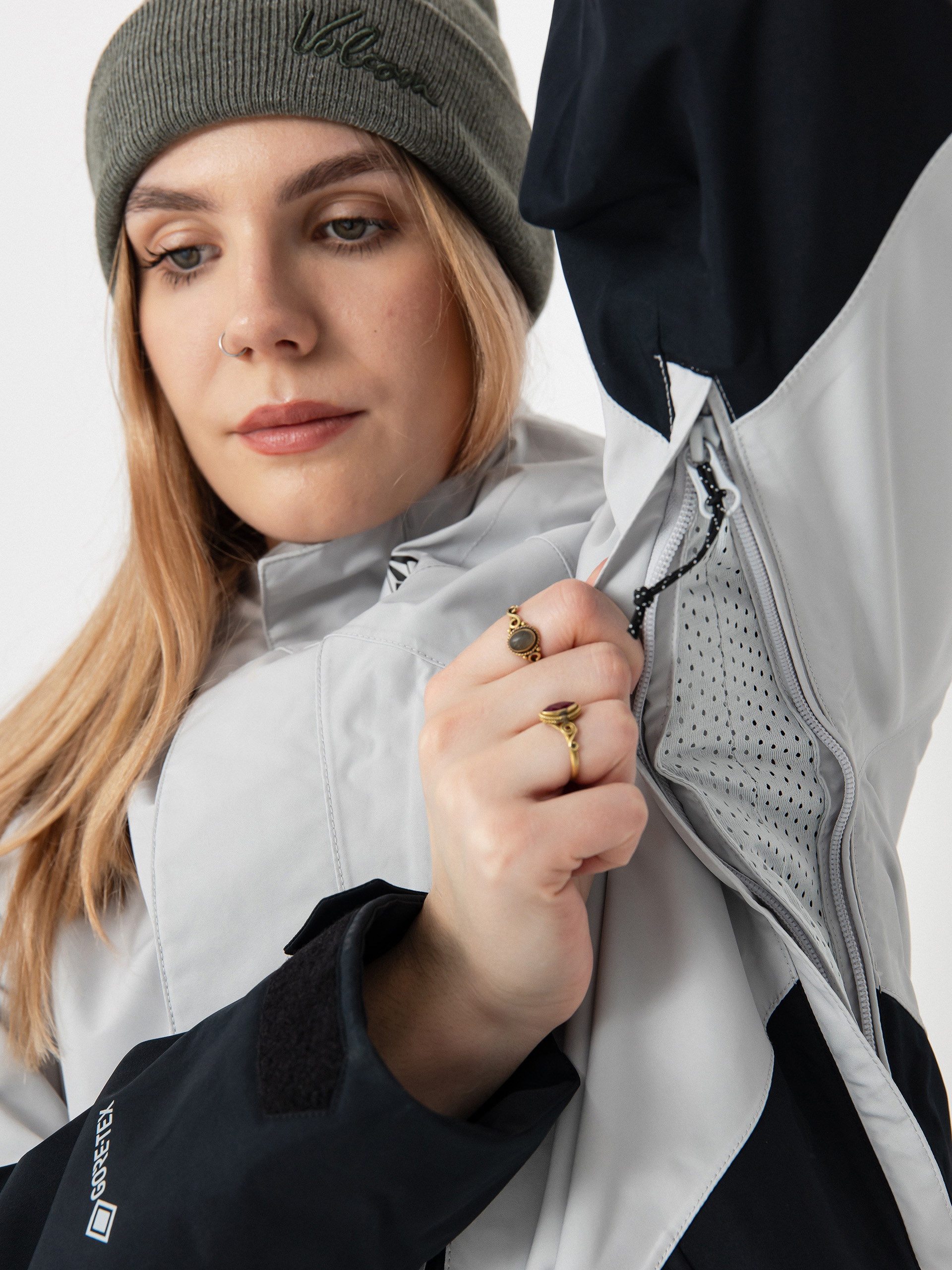 Жіноча Сноубордична куртка Volcom V.Co Aris Ins Gore (cloud grey)