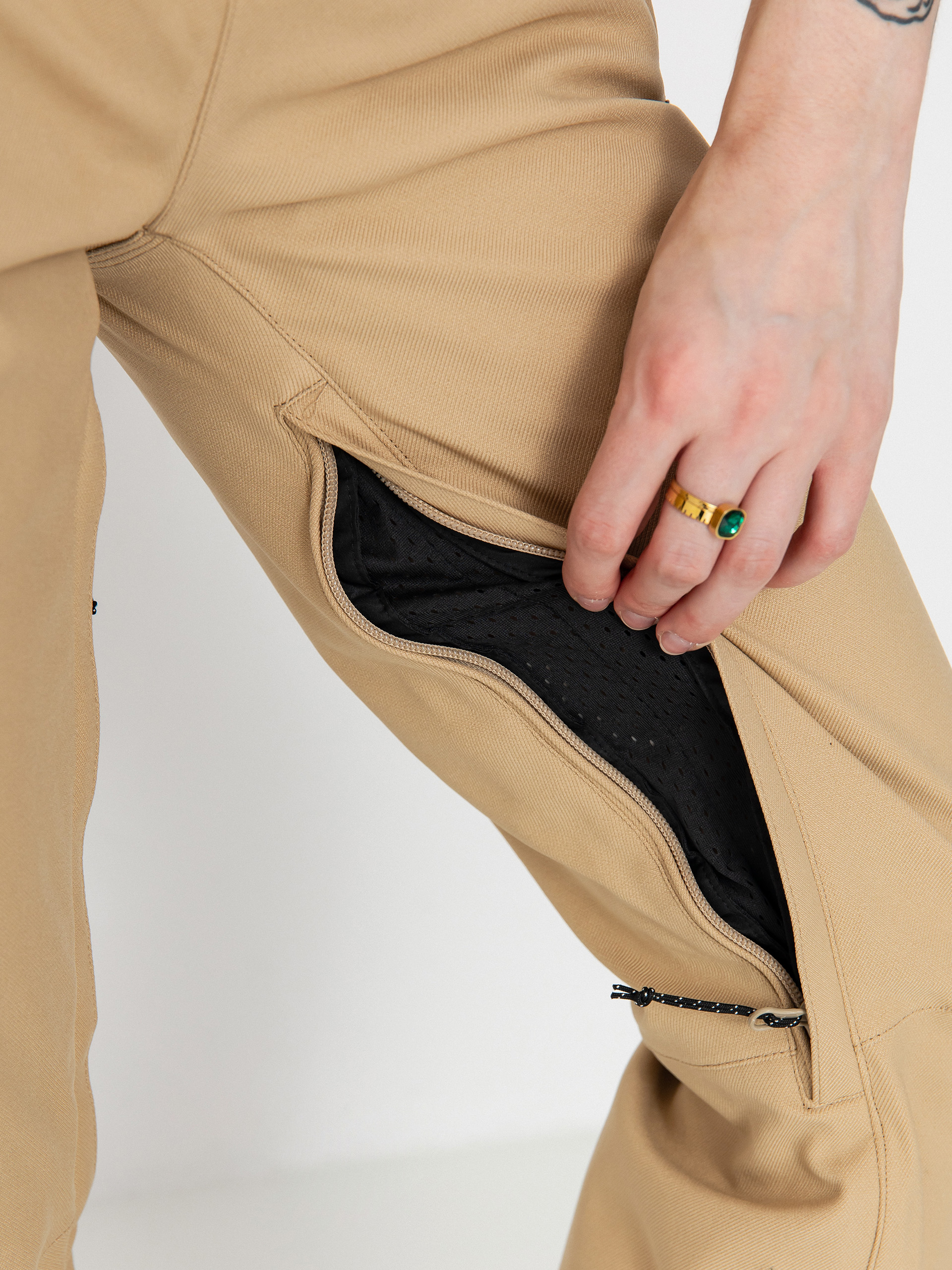 Жіночі Сноубордичні штани Volcom Genus Stretch (sand)