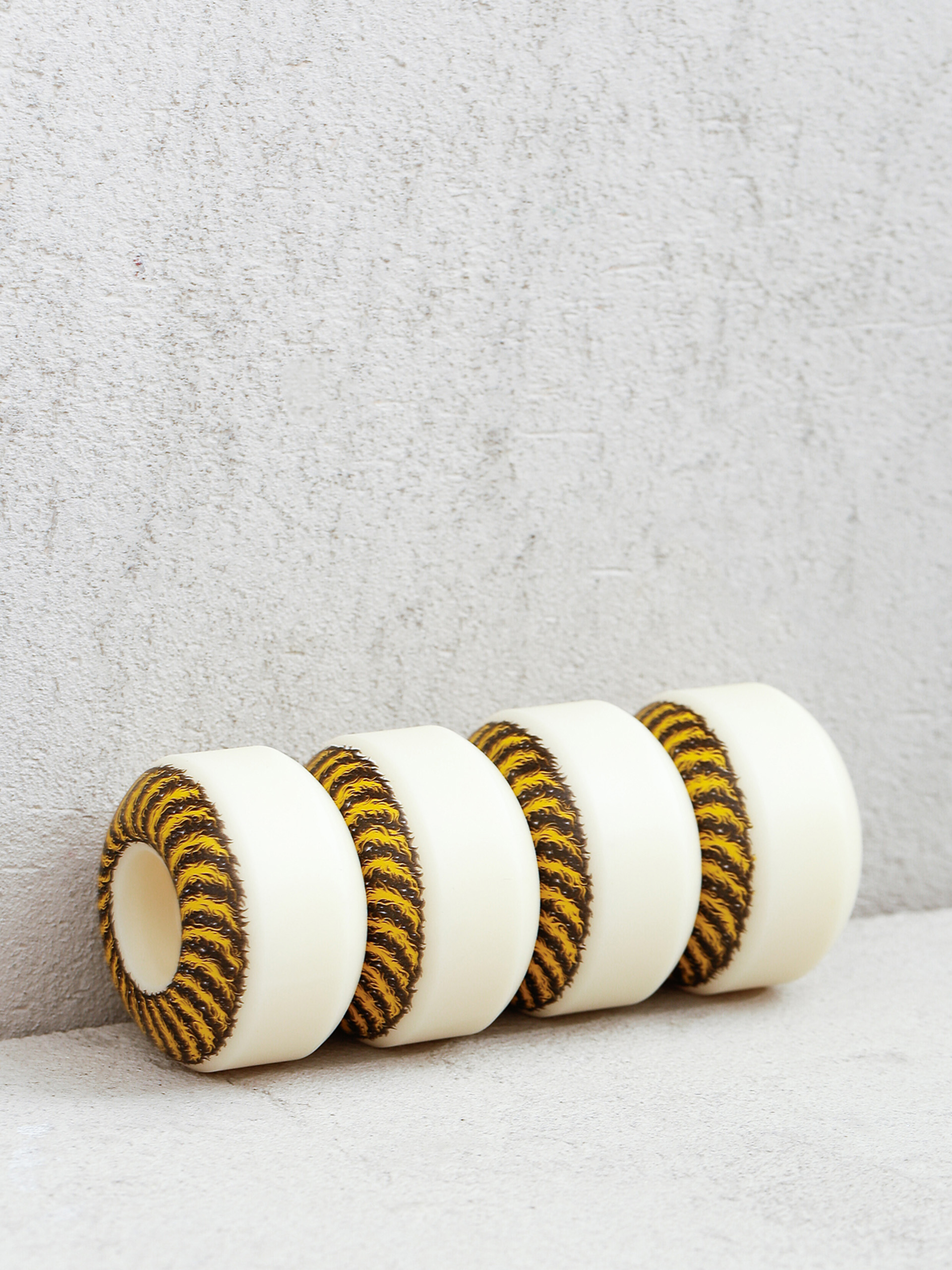 Колеса Spitfire F4 99D Grimple Furry Classic (white/orange)