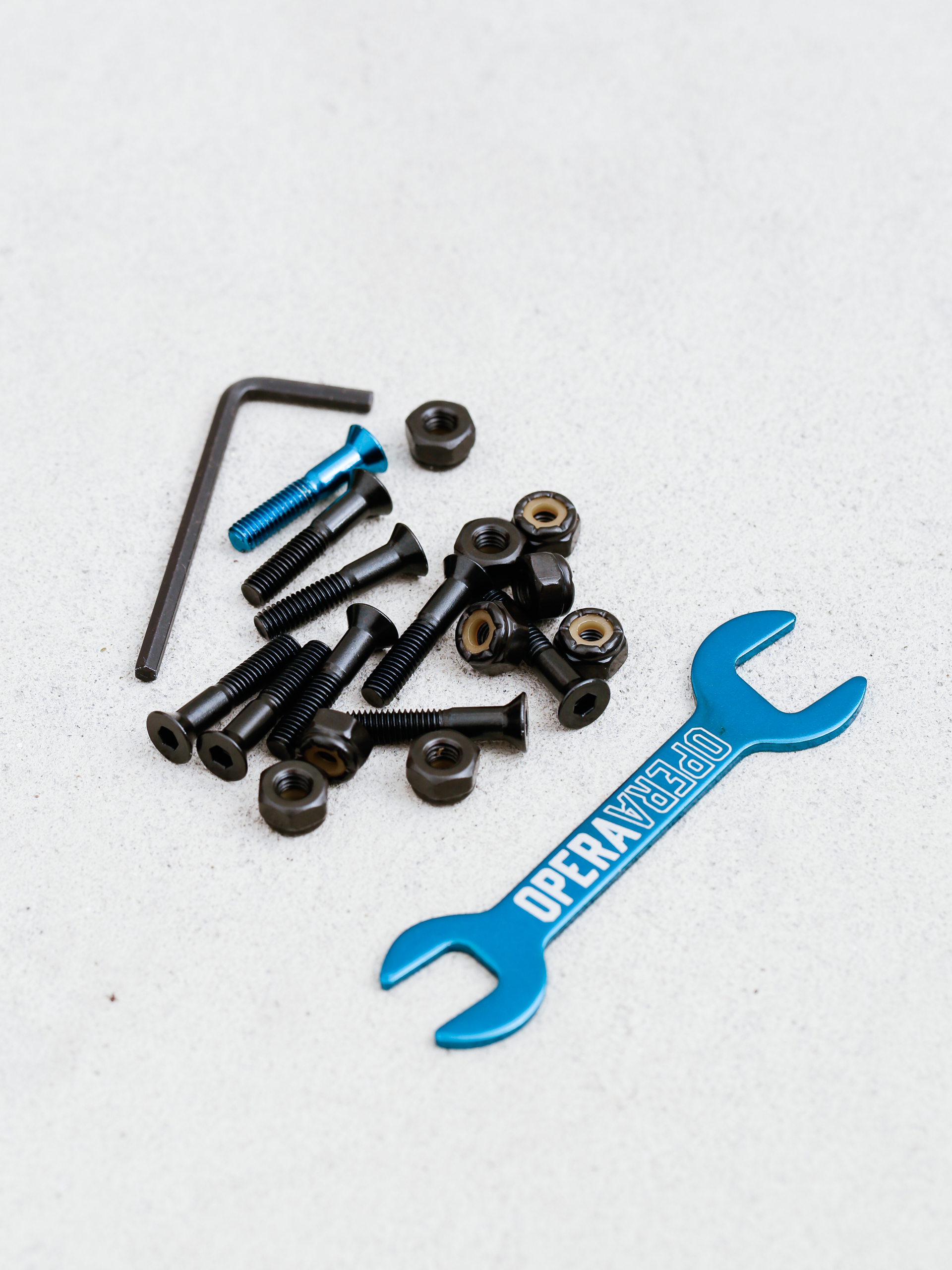 u0411u043eu043bu0442u0438 Opera Allen Hardware (black/blue)